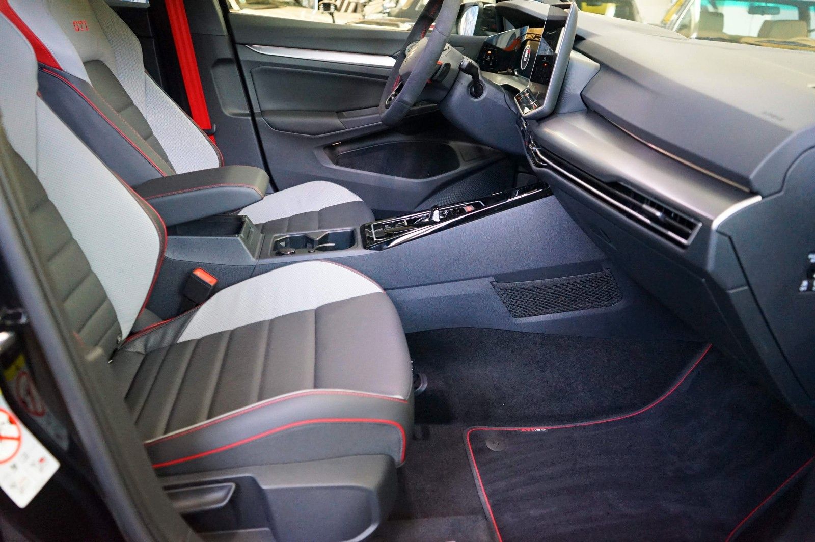 Volkswagen Golf VIII 8 Lim. 2.0 TSI 239 kW GTI Edition 50