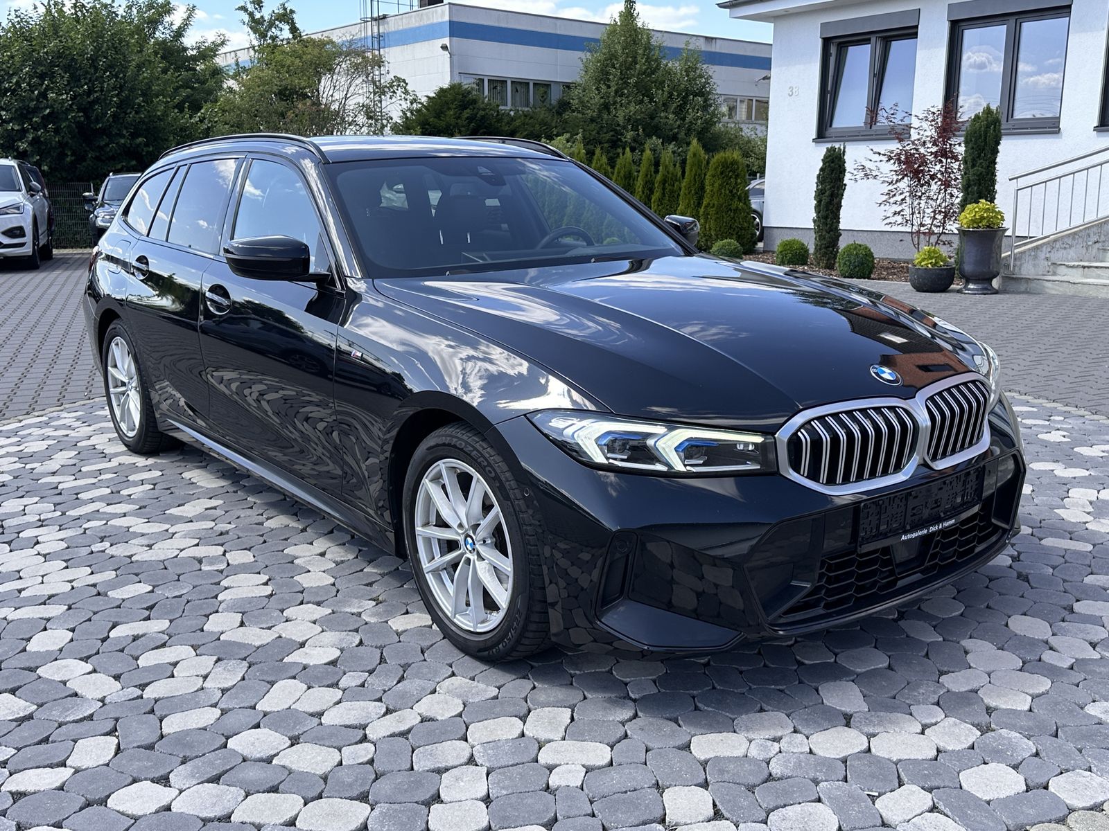 BMW 320 d xDrive M Sport - Samsaru's Car Outlet