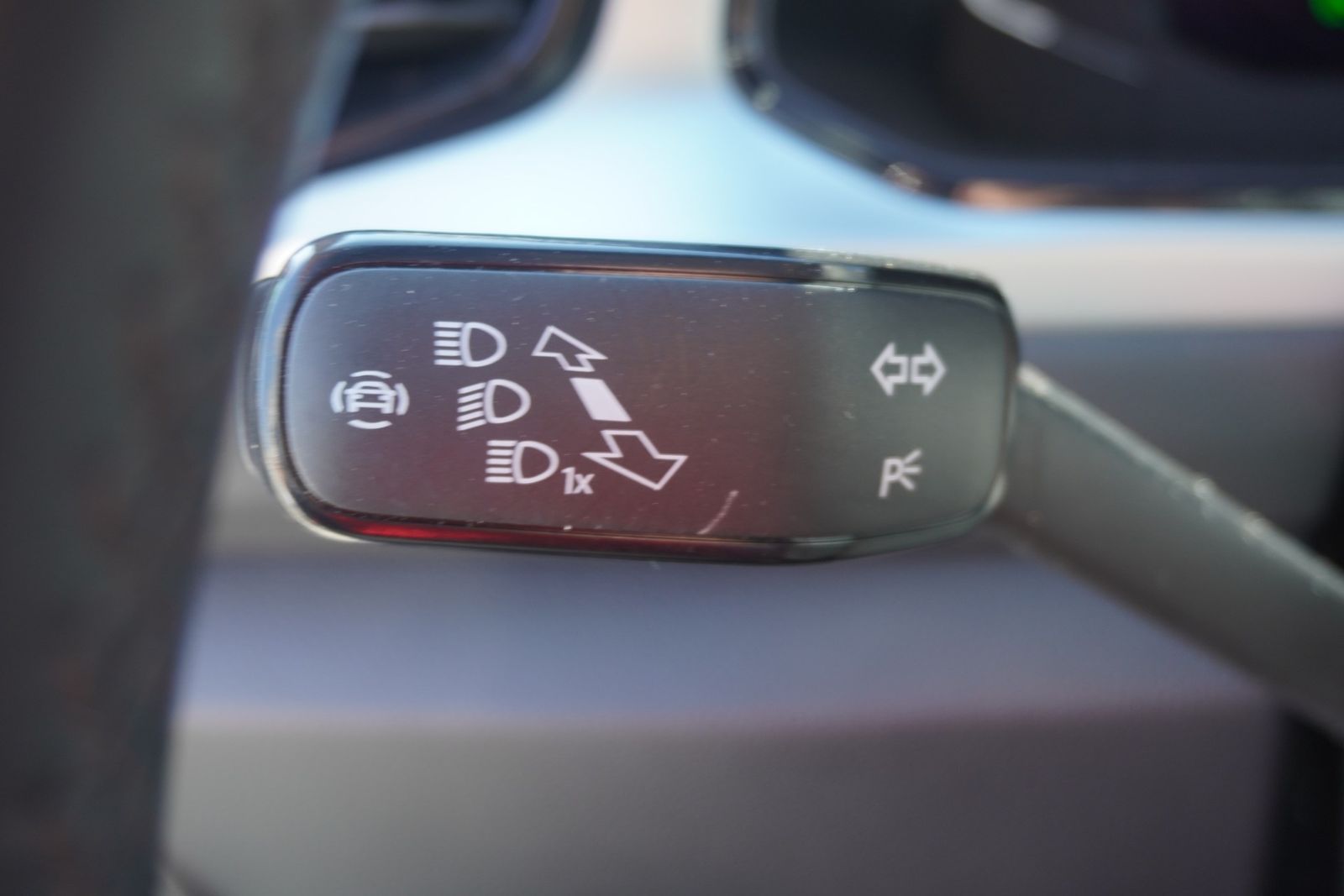 Volkswagen T-Roc 1.5 TSI DSG - Samsaru's Car Outlet