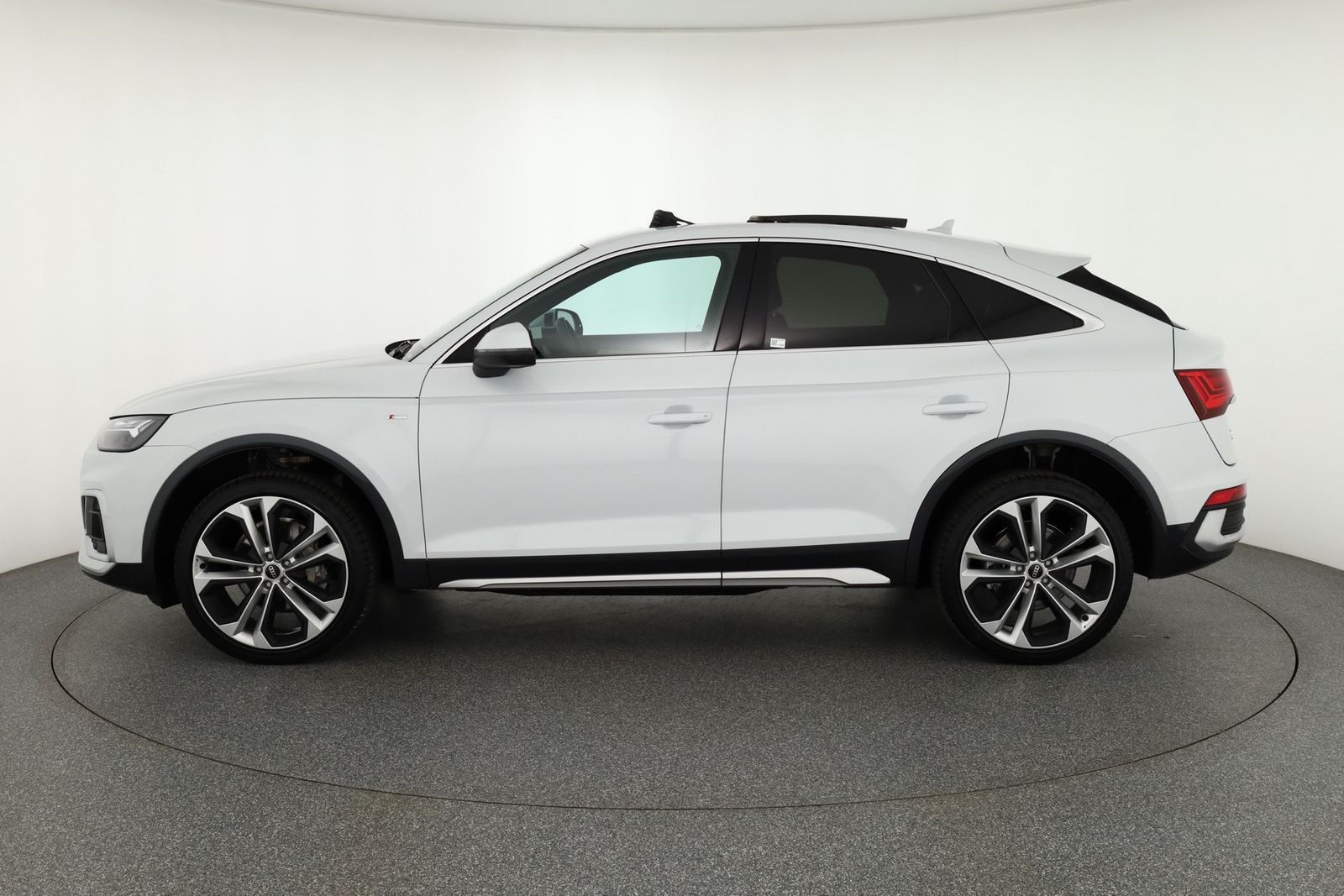 Audi Q5 Sportback S-Line 45 TFSI quattro s-tronic - Samsaru's Car Outlet