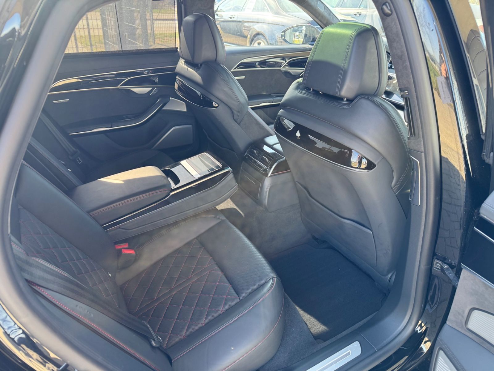 Audi A8L 60 TFSI quattro EXCLUSIVE - Samsaru's Car Outlet