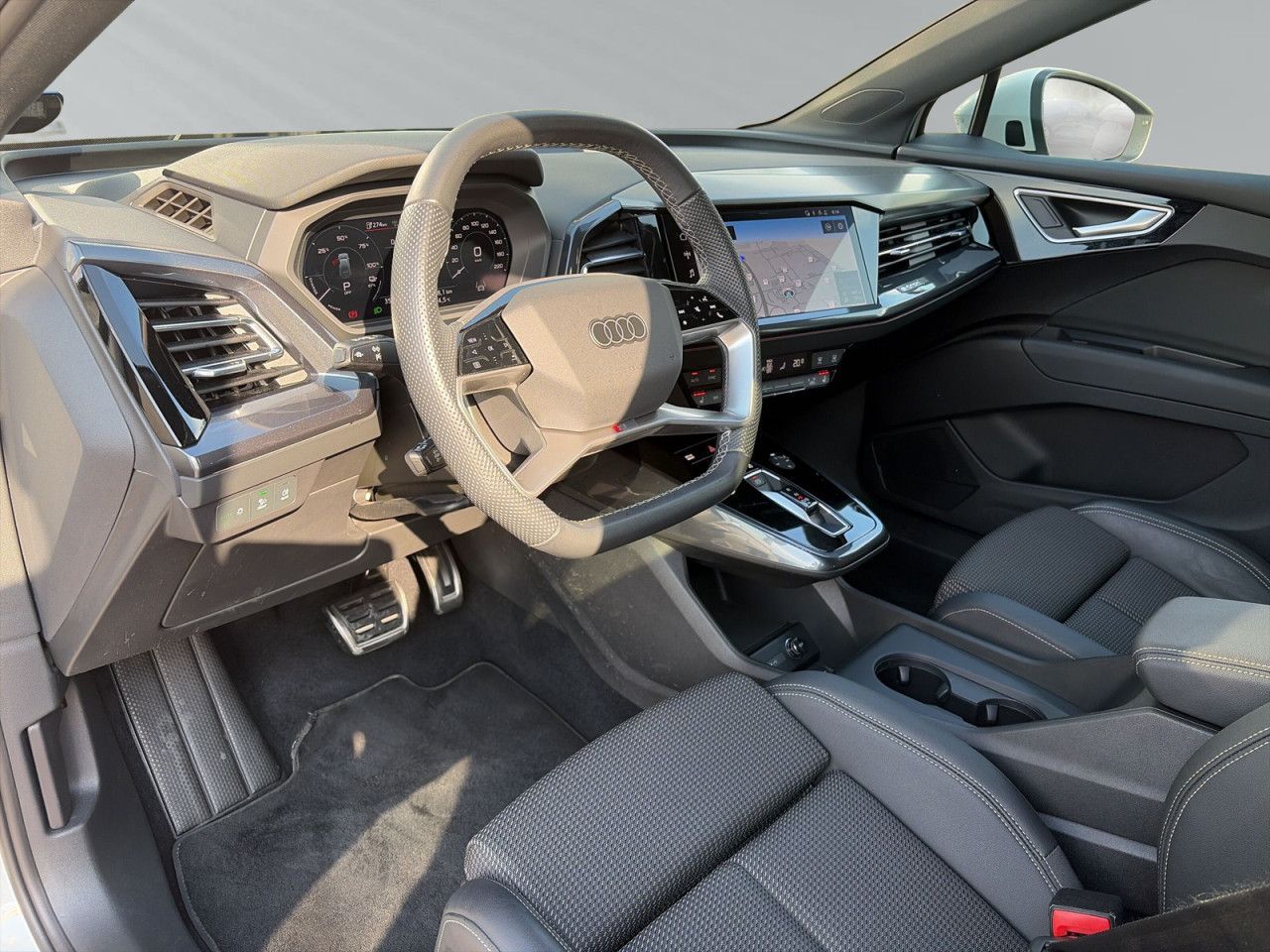 Audi Q4 e-tron 45 quattro S line AHK ACC Matrix Kam.