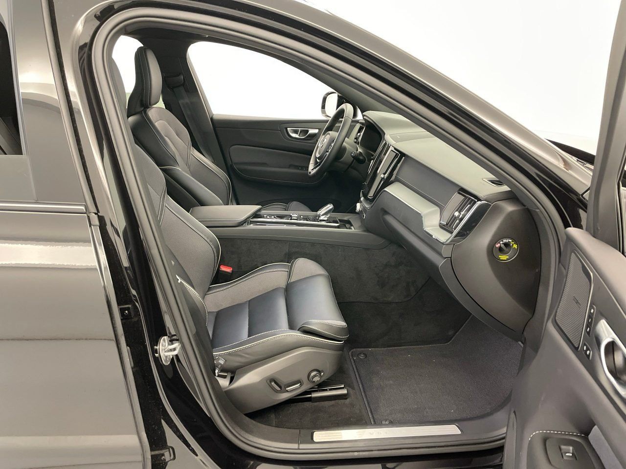 Volvo XC 60 T6 AWD Ultra Black Ed. Plug-In