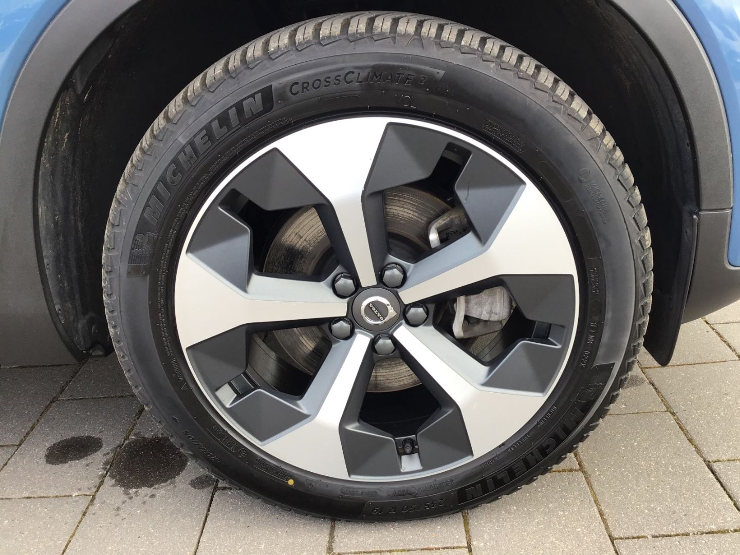Volvo XC40 B3 Plus Dark - Samsaru's Car Outlet