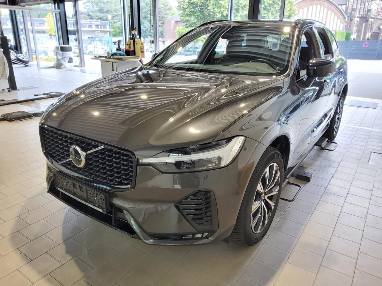 Volvo XC60 B4 AWD PLUS DARK AHK+FAP+HKSOUND+PANO+