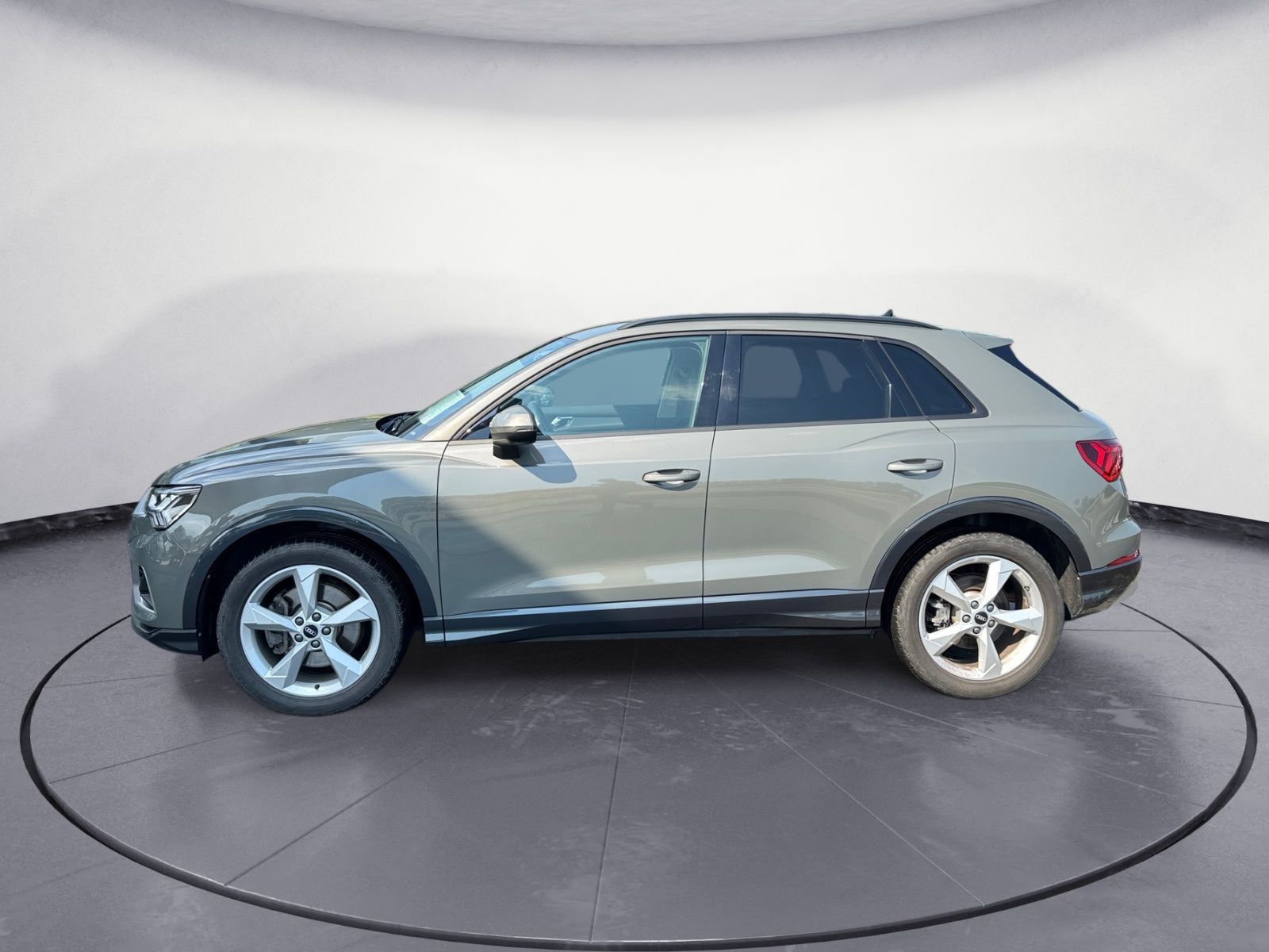 Audi Q3 40 TDI quattro S-Tronic advanced - Samsaru's Car Outlet