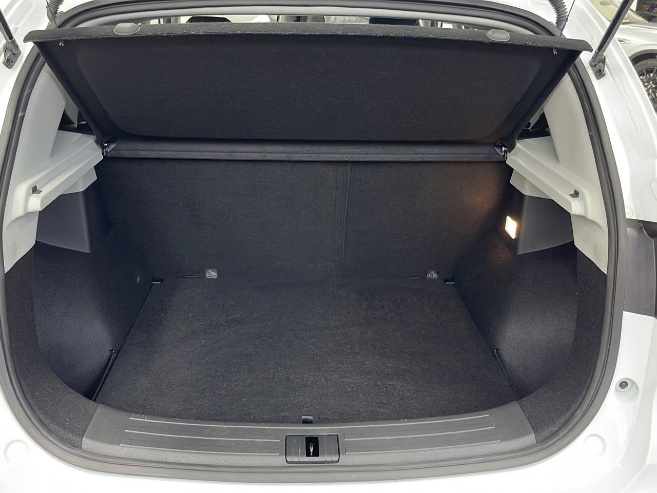 MG ZS Luxury Bluetooth Navi LED Klima Einparkhilfe
