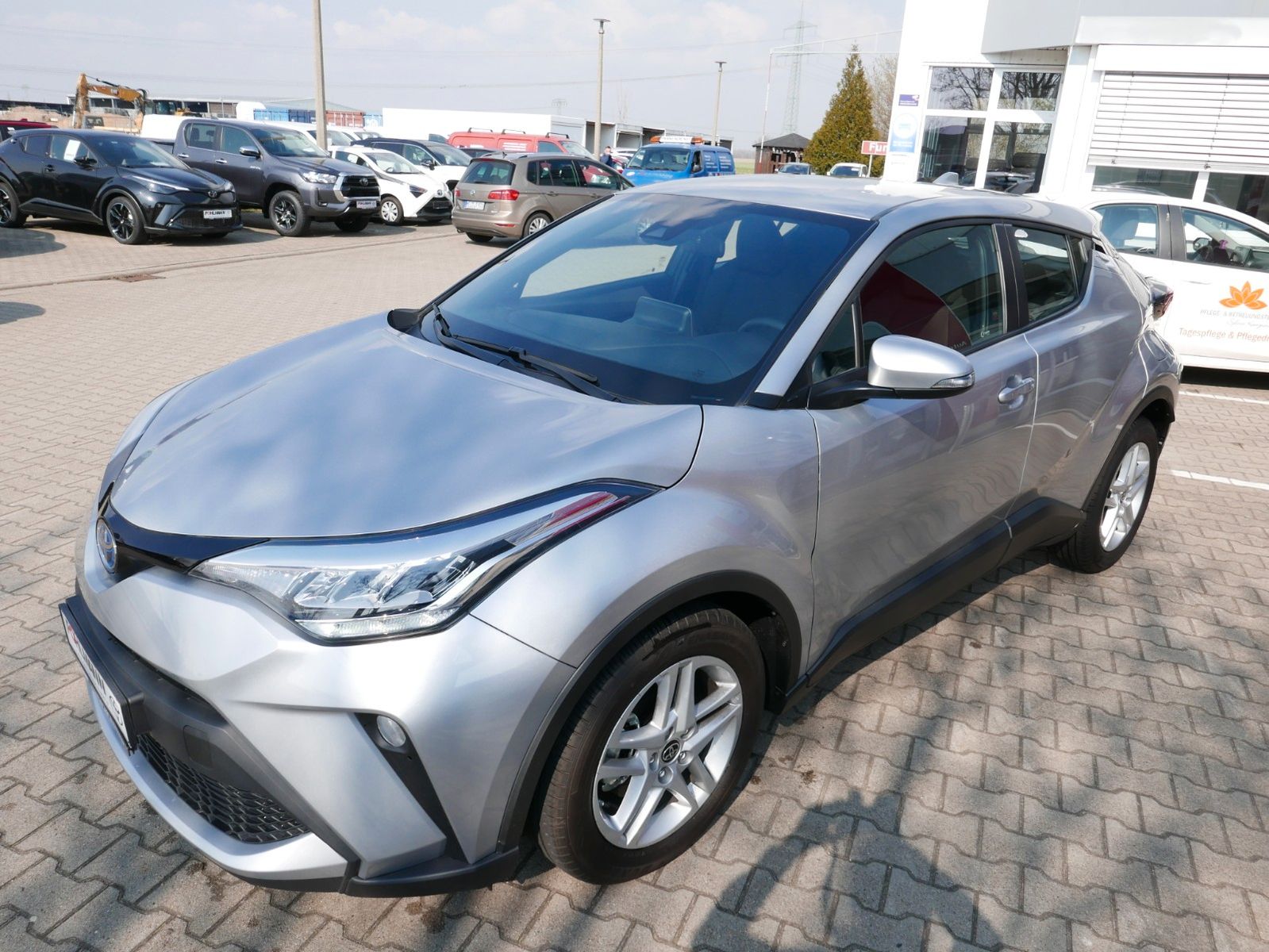 Toyota C-HR Hybrid Flow - Samsaru's Car Outlet