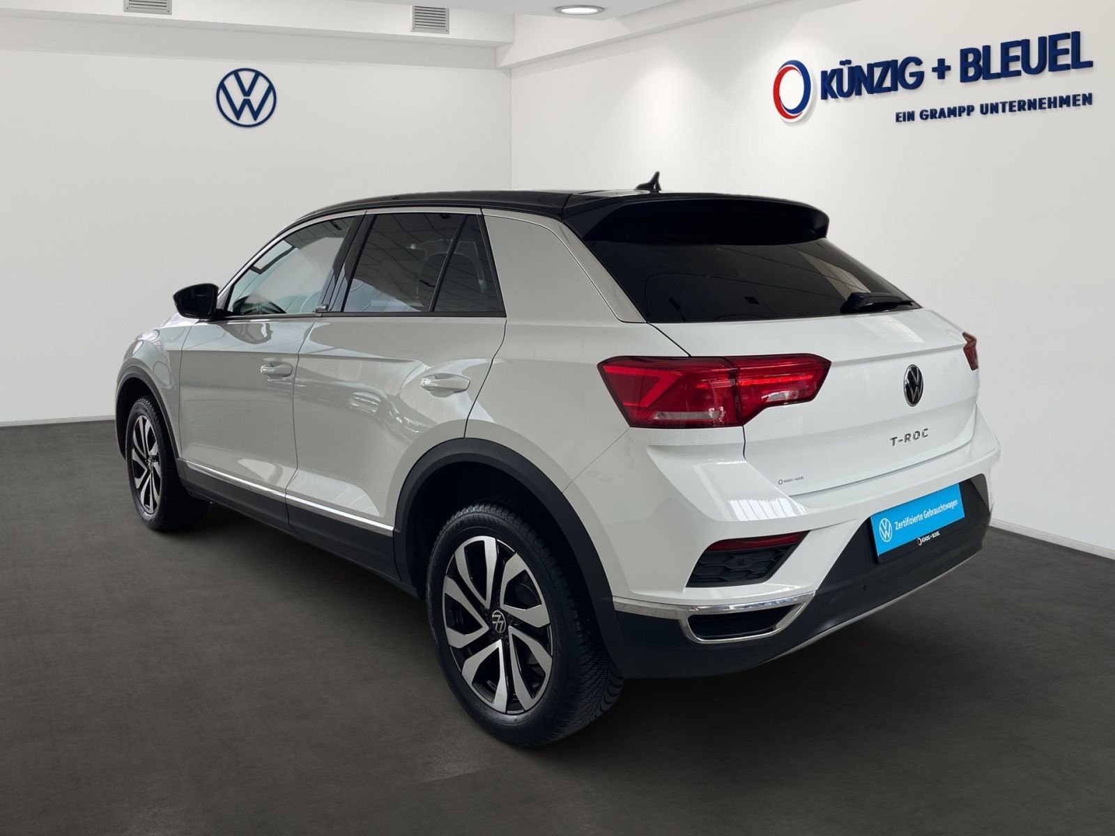 Volkswagen T-Roc 1.5 TSI Active - Samsaru's Car Outlet