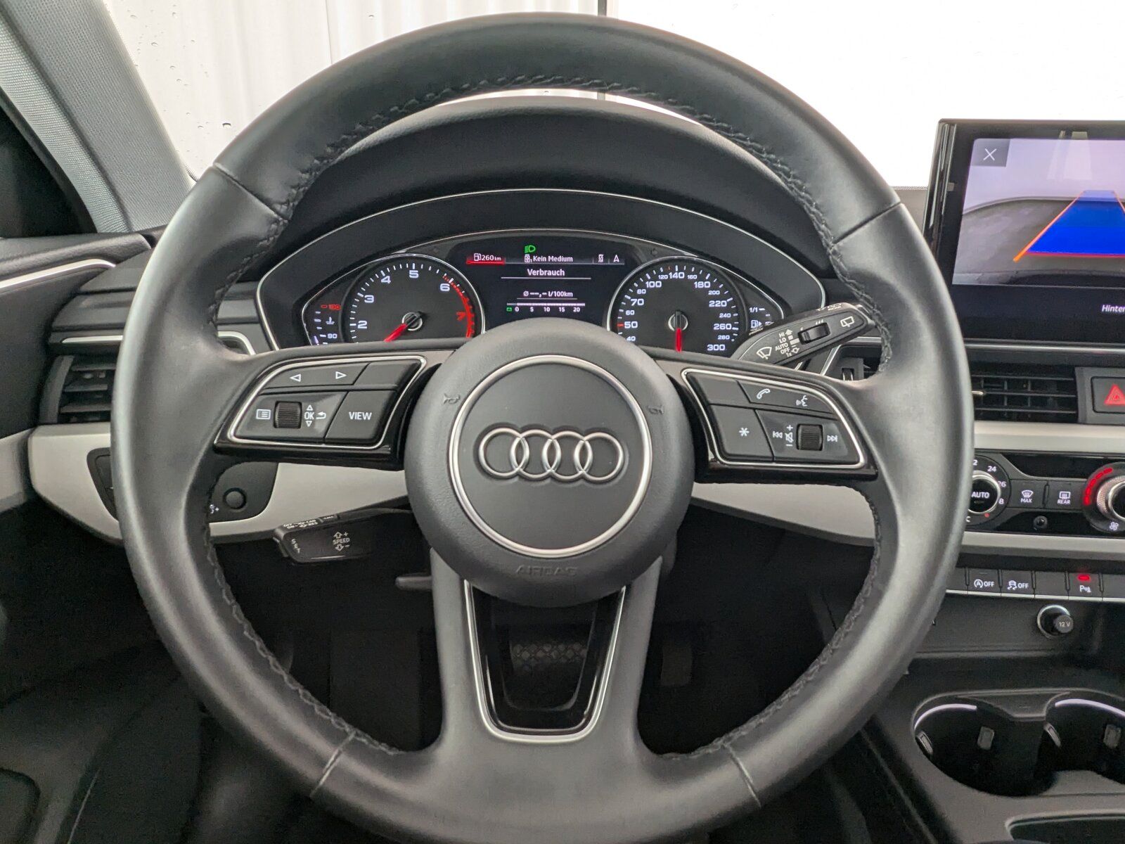 Audi A4 35 2.0 TFSI Avant advanced - Samsaru's Car Outlet