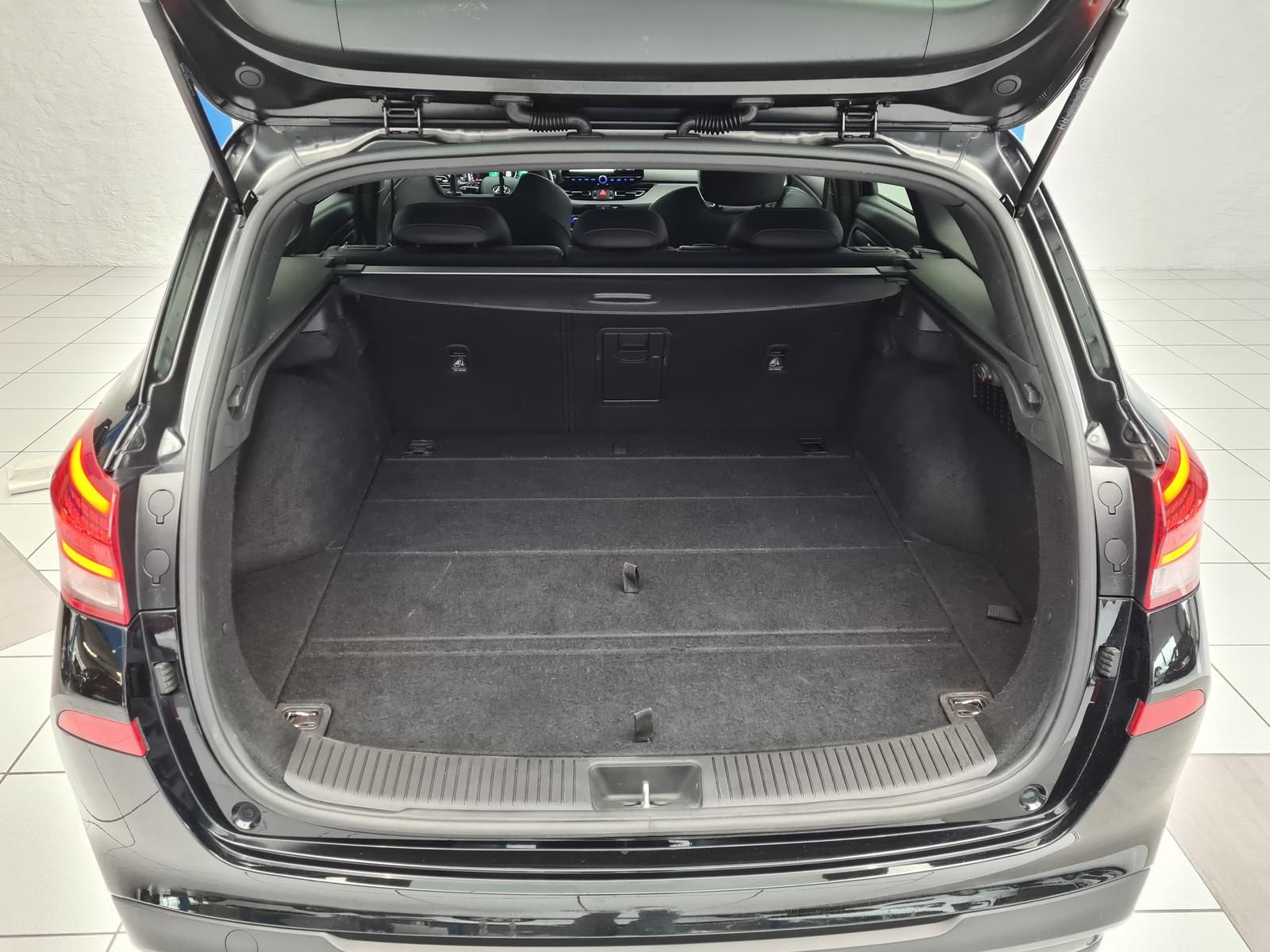 Hyundai i30 cw 1.5 T-GDI N Line - Samsaru's Car Outlet