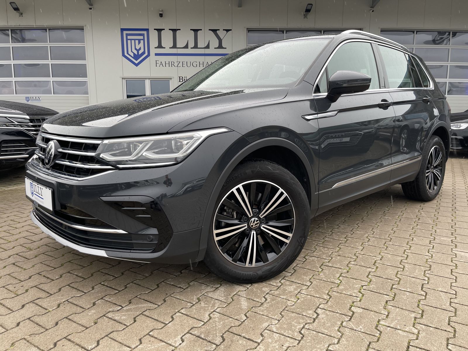 Volkswagen Tiguan 2.0 TDI*4Motion*AHK*Leder*Cam*STHZ*HeadUp