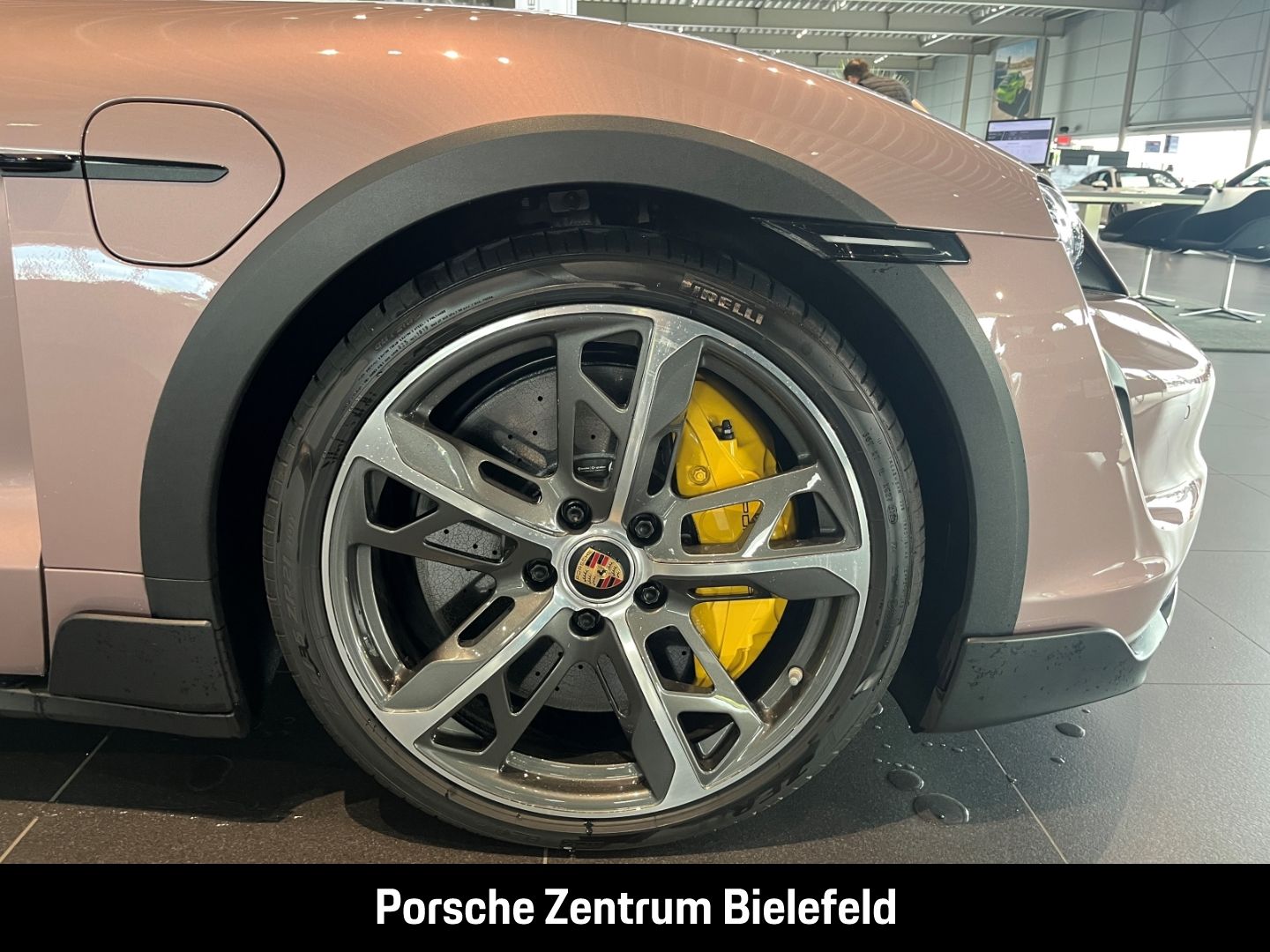 Porsche Taycan Turbo S Cross Turismo Burmester Panorama