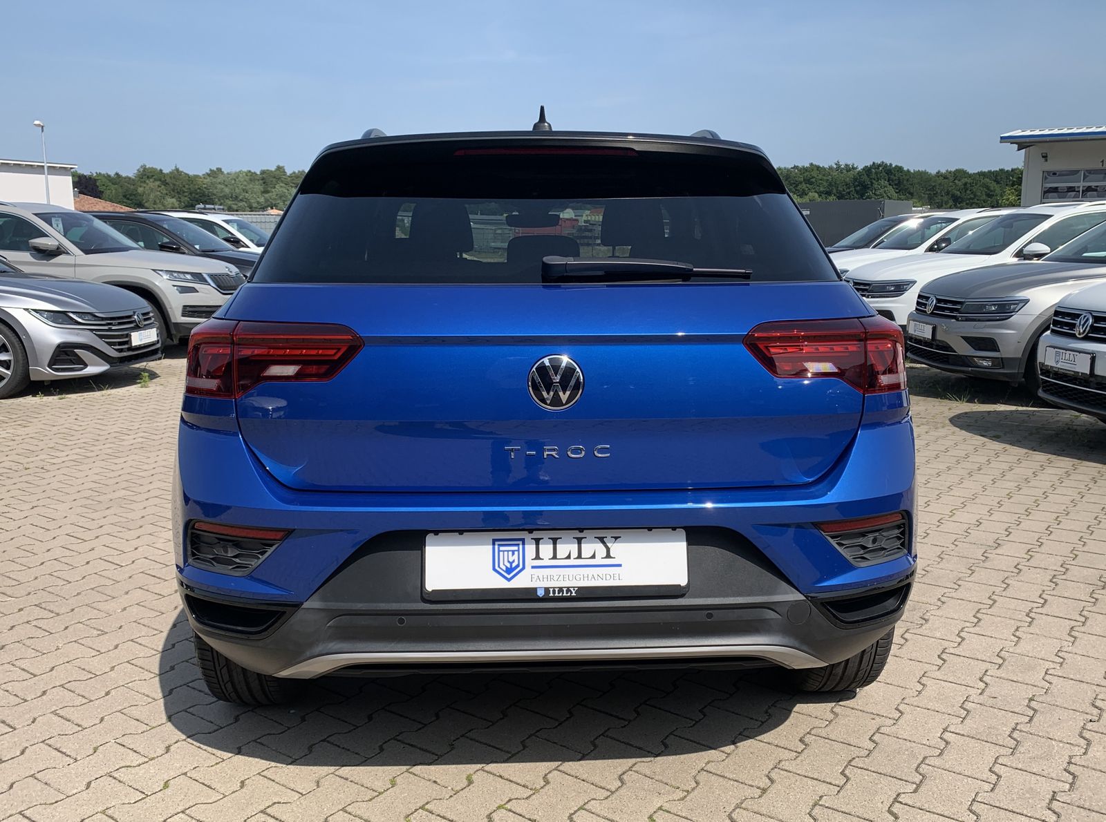 Volkswagen T-Roc 1.5 TSI Sport - Samsaru's Car Outlet
