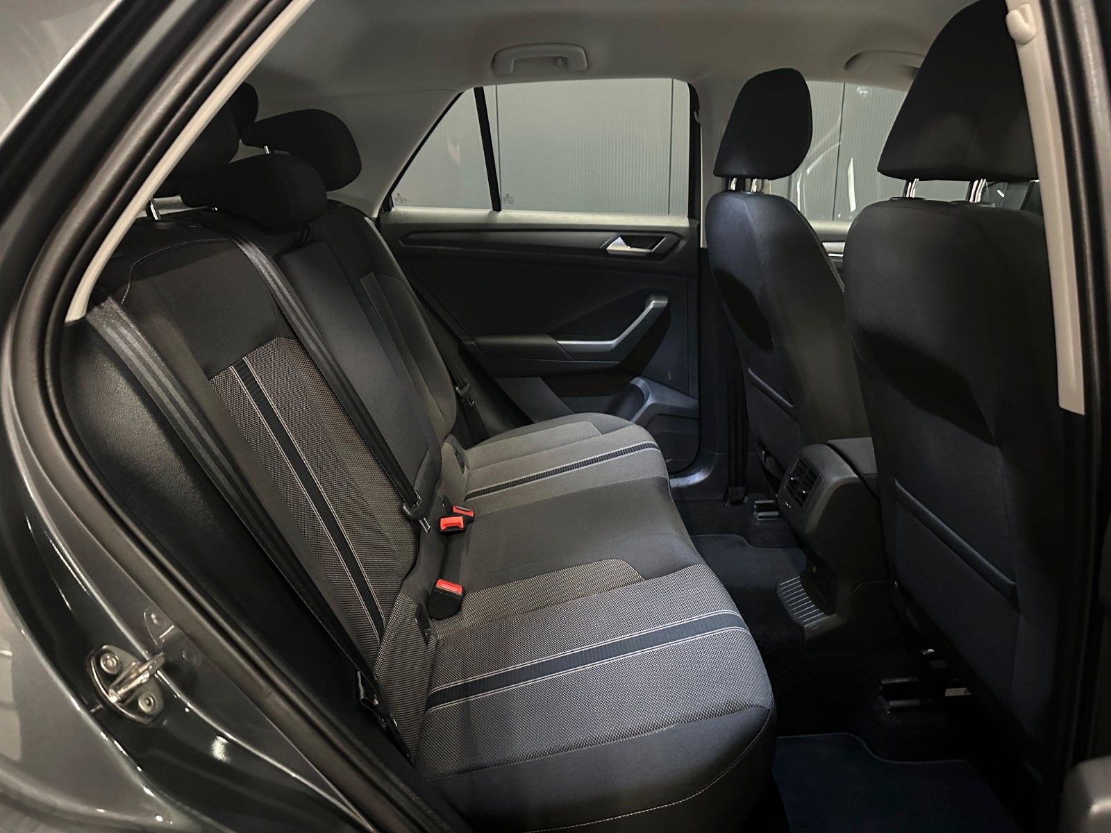 Volkswagen T-Roc 2.0 TDI DSG Style - Samsaru's Car Outlet