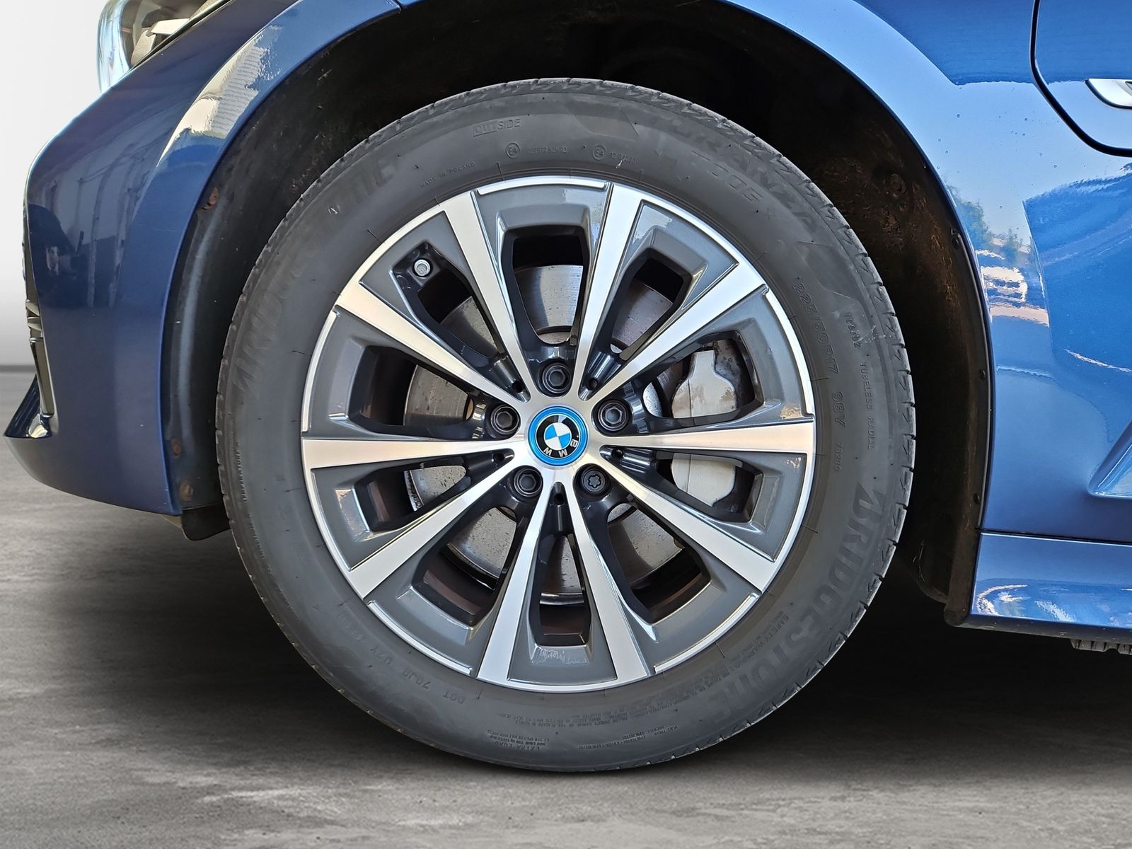 BMW 330e Touring Advantage - Samsaru's Car Outlet