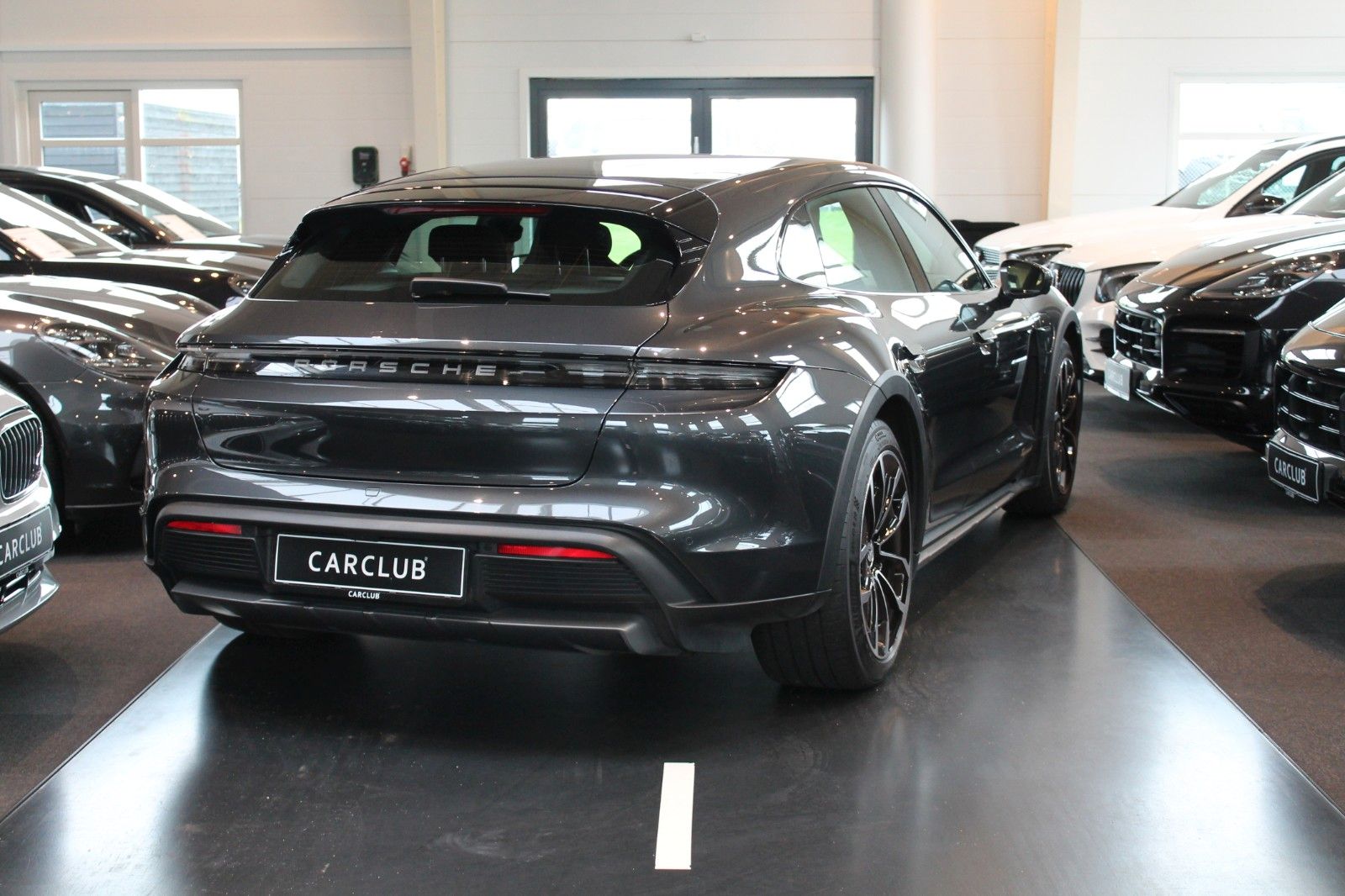 Porsche Taycan 4 Performance+ Cross Turismo *Voll/Voll*