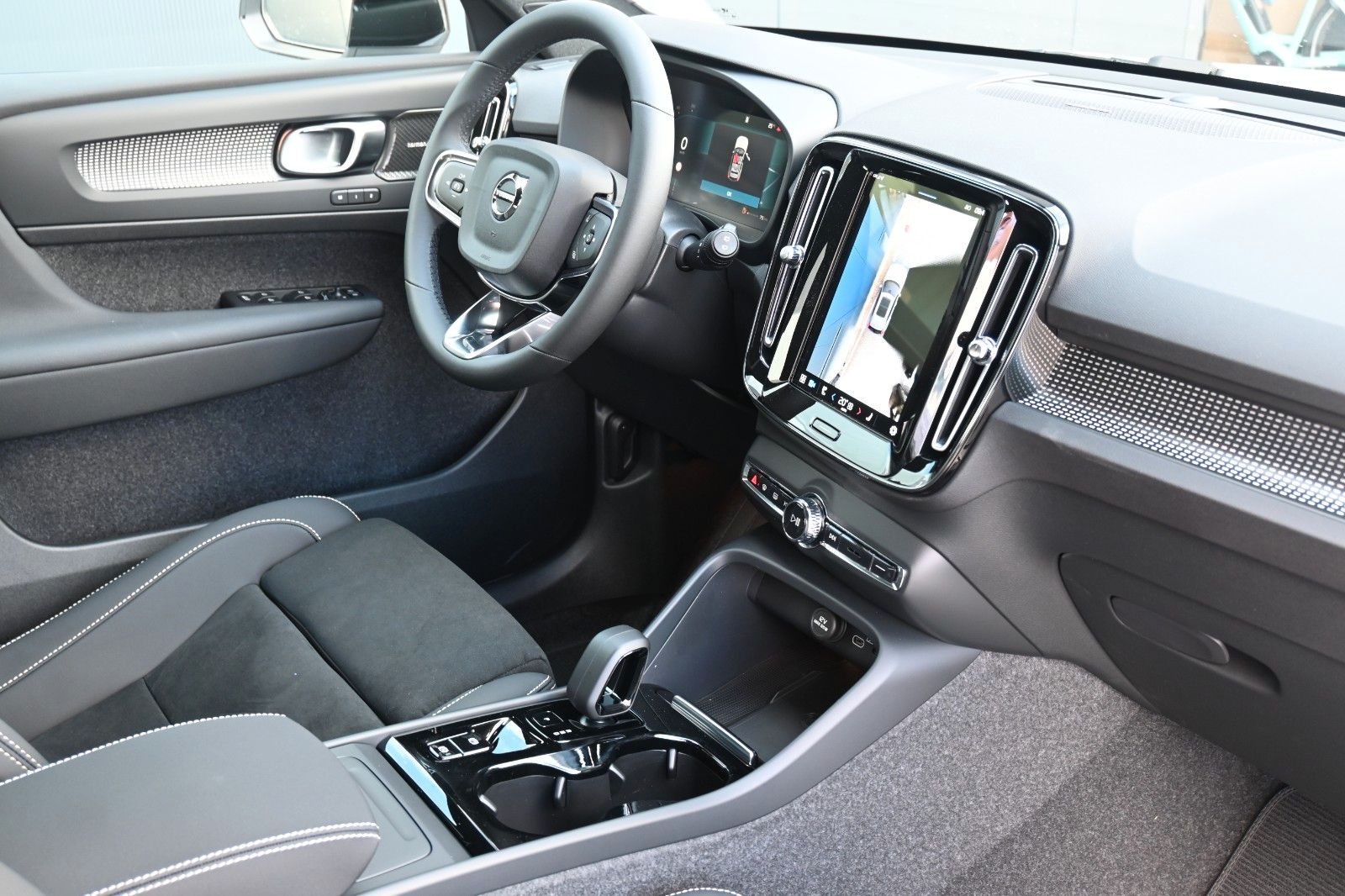 Volvo XC40 B4 DKG Plus Dark*FSHZG*360°*ACC*Allwetter