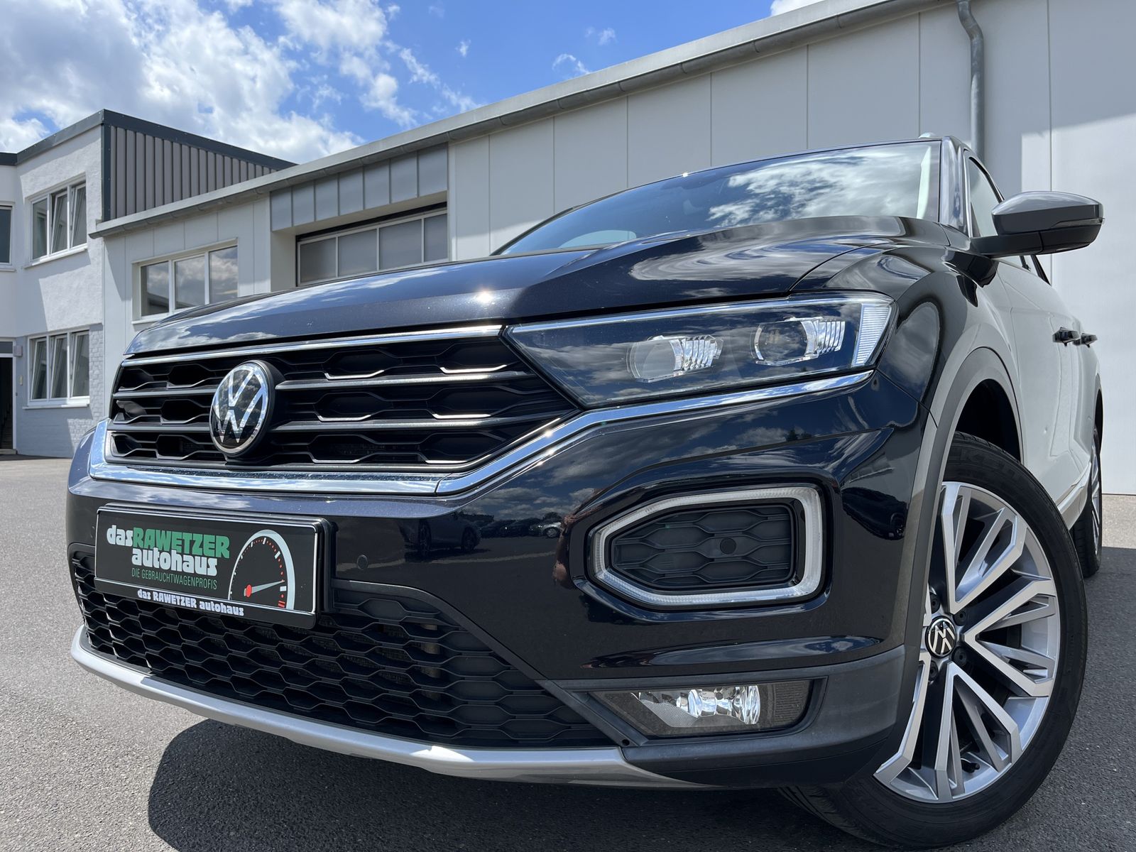 Volkswagen T-Roc 2.0 TDI DSG UNITED - Samsaru's Car Outlet
