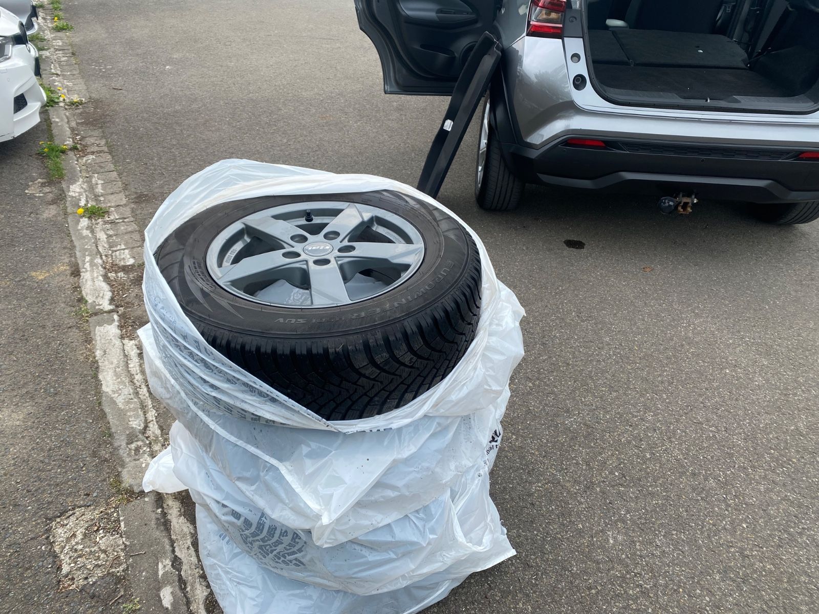 Nissan Juke N-Connecta - Samsaru's Car Outlet