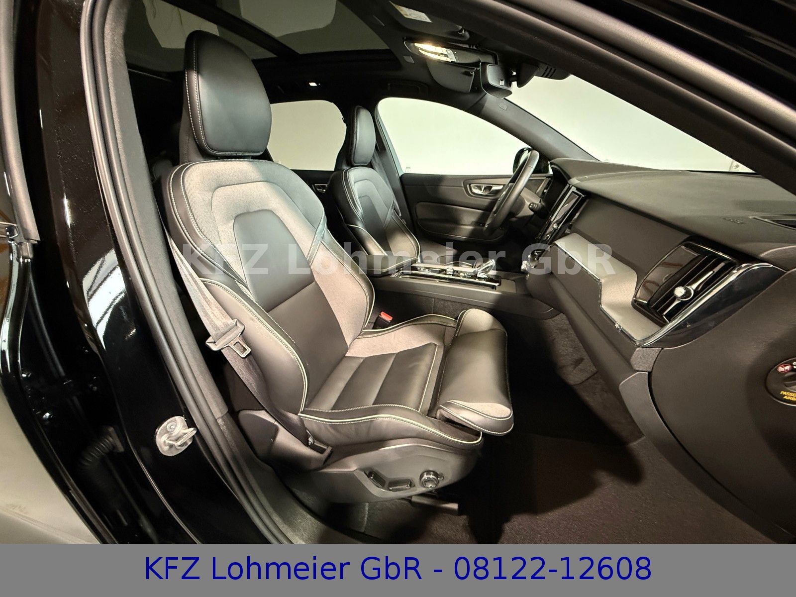 Volvo XC60 R Design Recharge Plug-In Hybrid AWD *Voll*