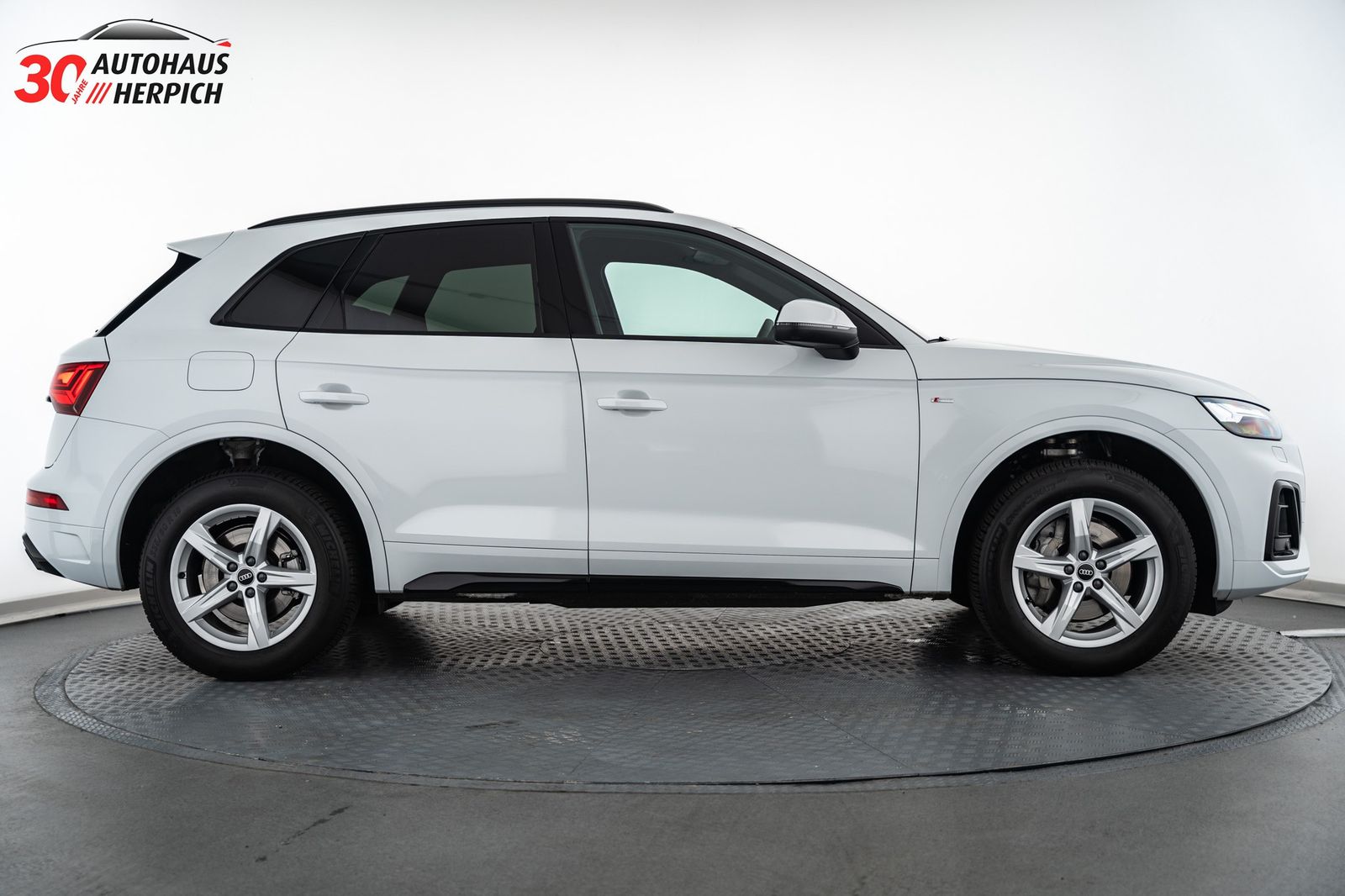 Audi Q5 40 TDI quattro S-Line RFK SHZ DAB NAVI AHK LE