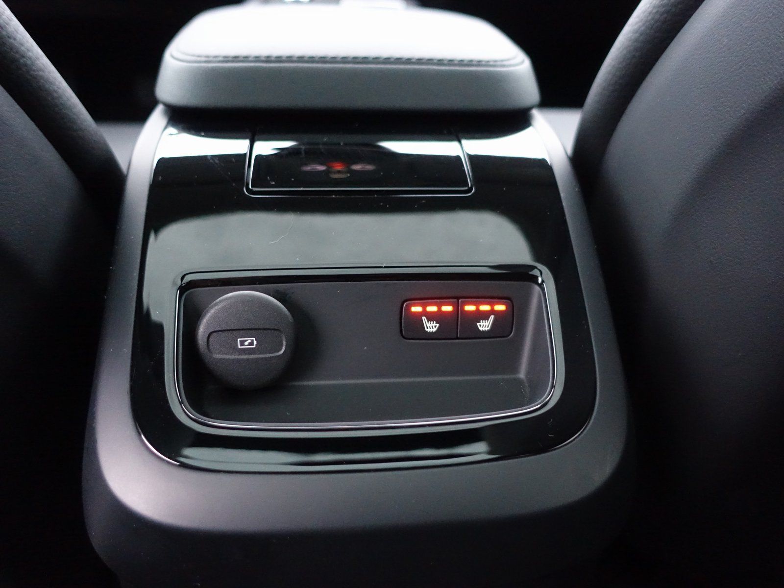 Volvo V60 Plus Dark T6 AWD Plug-in Hybrid AHK/360°/KAM