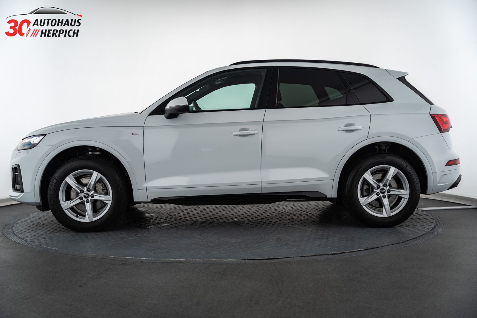 Audi Q5 40 TDI quattro S-Line RFK SHZ DAB NAVI AHK LE
