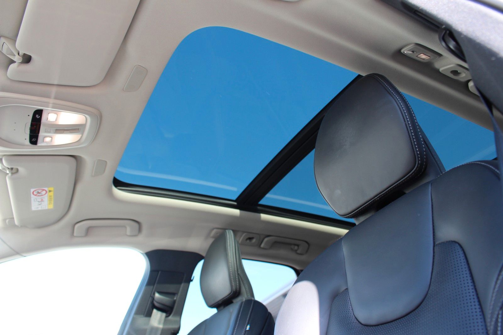 Volvo XC60 B5 Benzin Ultra Dark Massagesitze