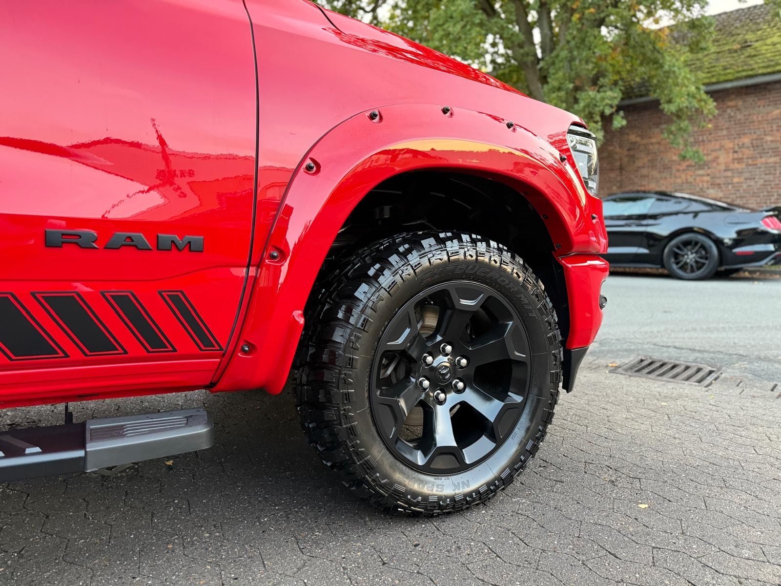 Dodge V8*SPORT*LIFT*4X4*AHK*LED*OFFROAD*NAVI*GARANTIE