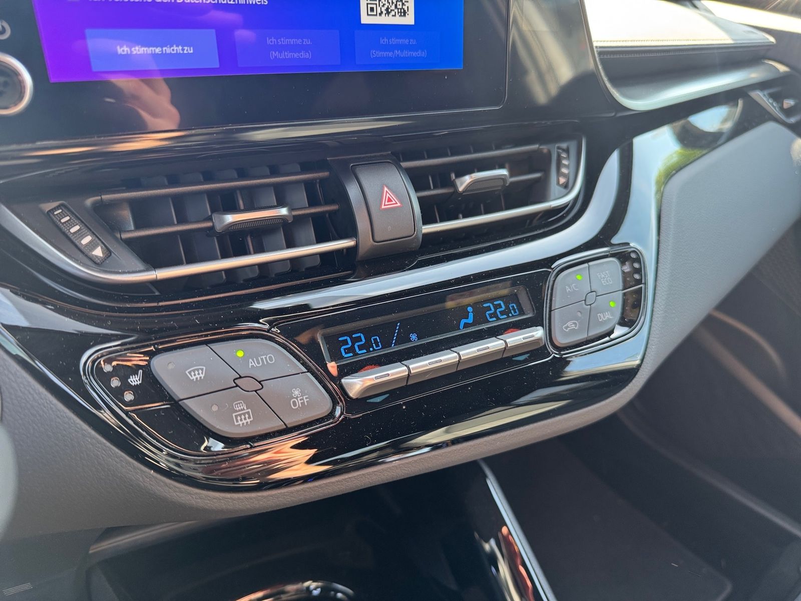 Toyota C-HR 2.0 - Samsaru's Car Outlet