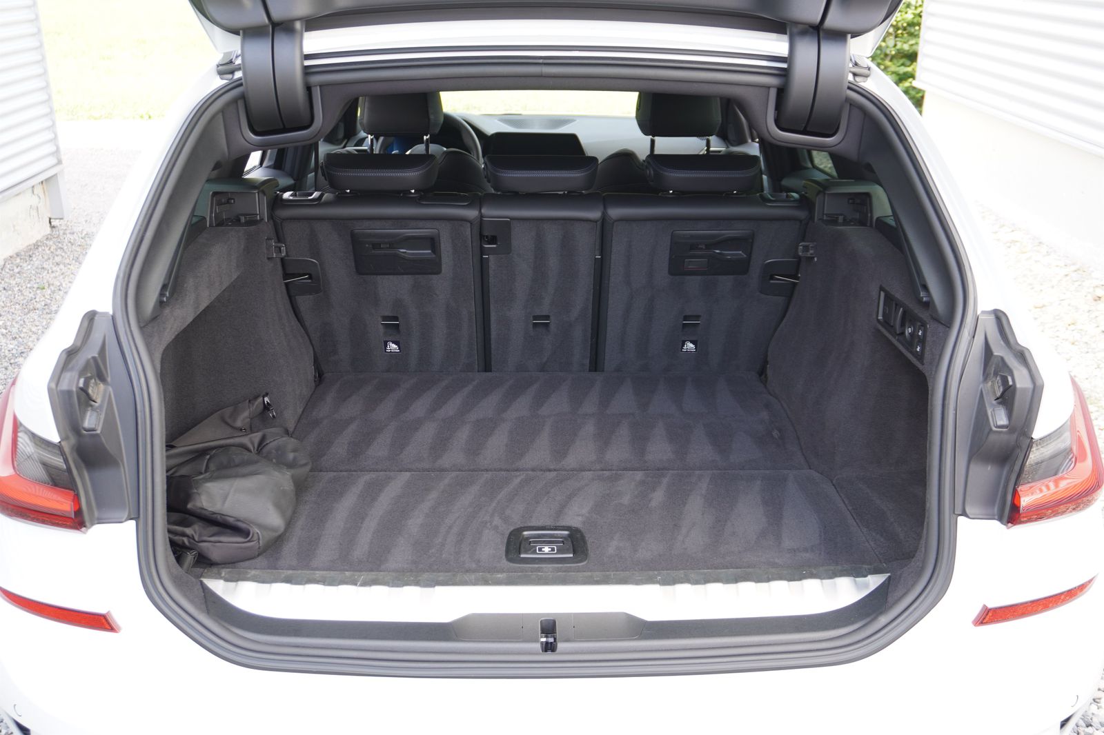 BMW 330e xDrive Touring M Sport - Samsaru's Car Outlet