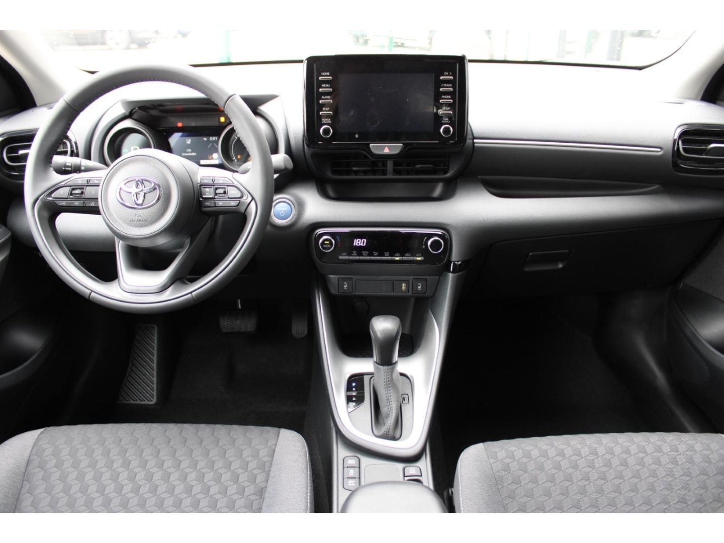 Toyota Yaris TEAM-D+COMFORT-PAKET+SHZ+KAMERA+GJ-RÄDER !