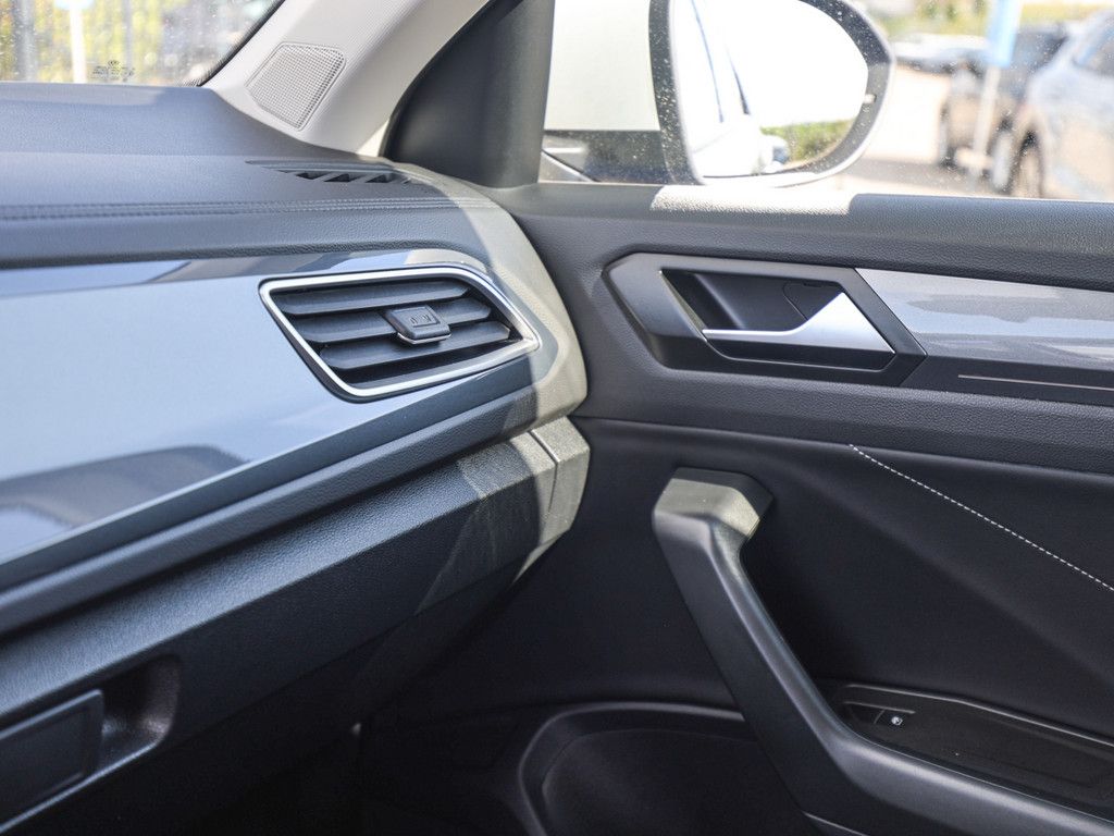 Volkswagen T-Roc Style 1.5 l TSI DSG - Samsaru's Car Outlet