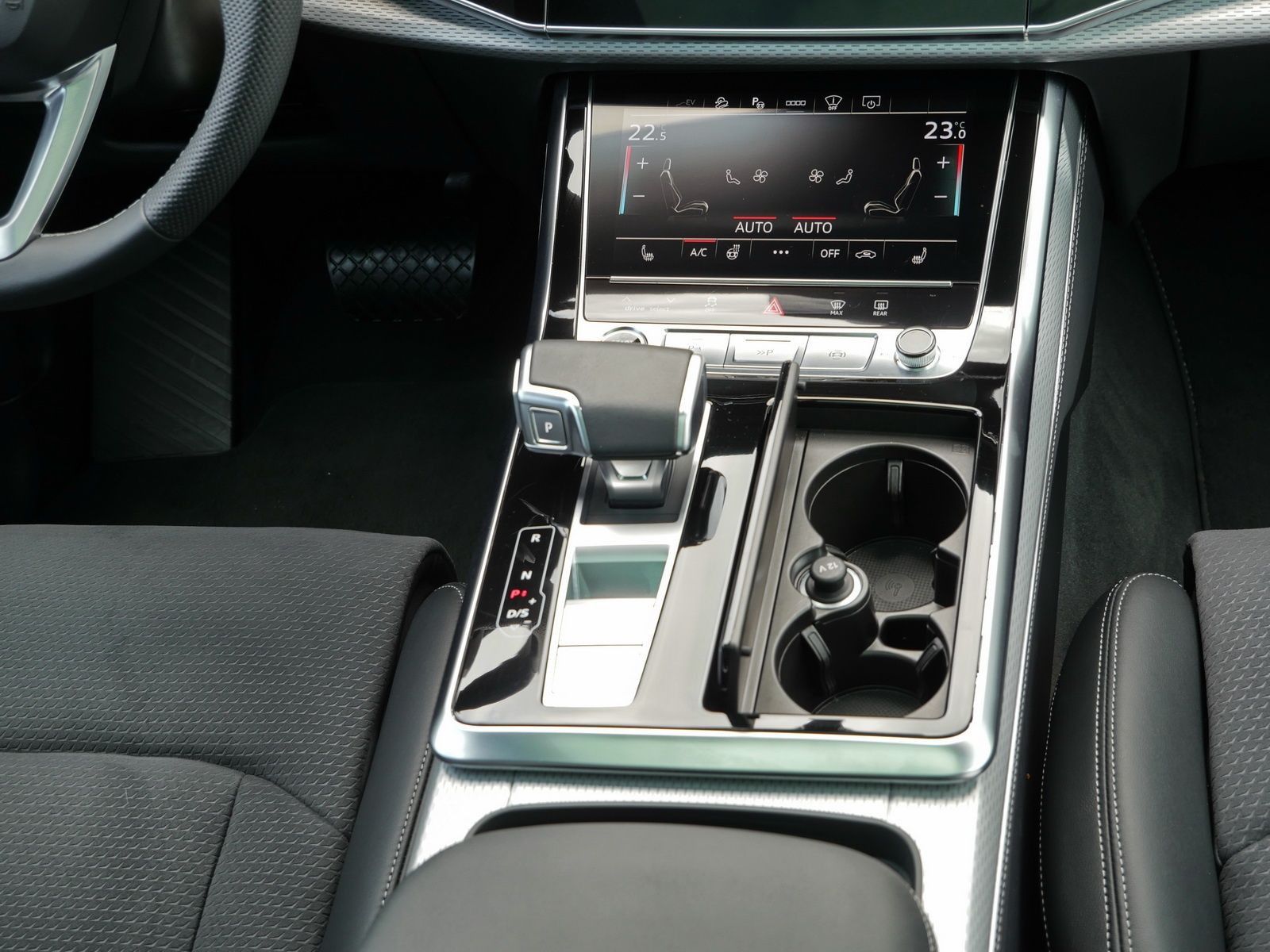 Audi Q7 SUV 55 TFSIe qu. S line Air*B&O*HuD*Pano*AHK