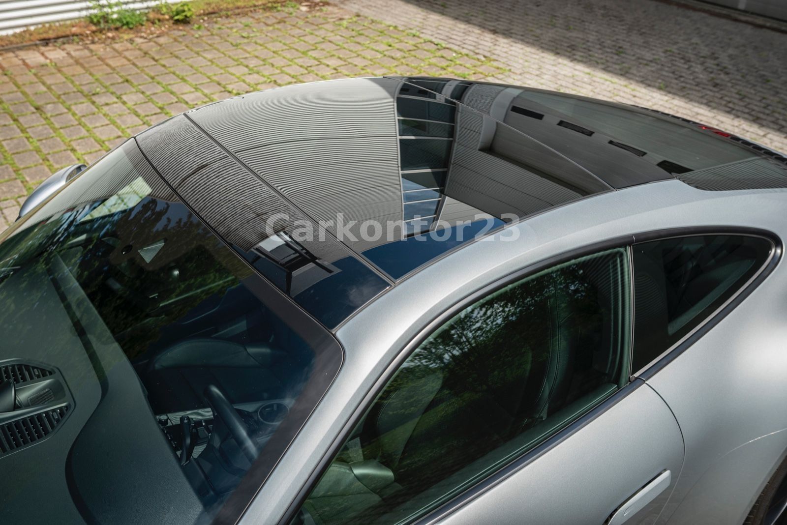 Porsche 992 Carrera - Samsaru's Car Outlet