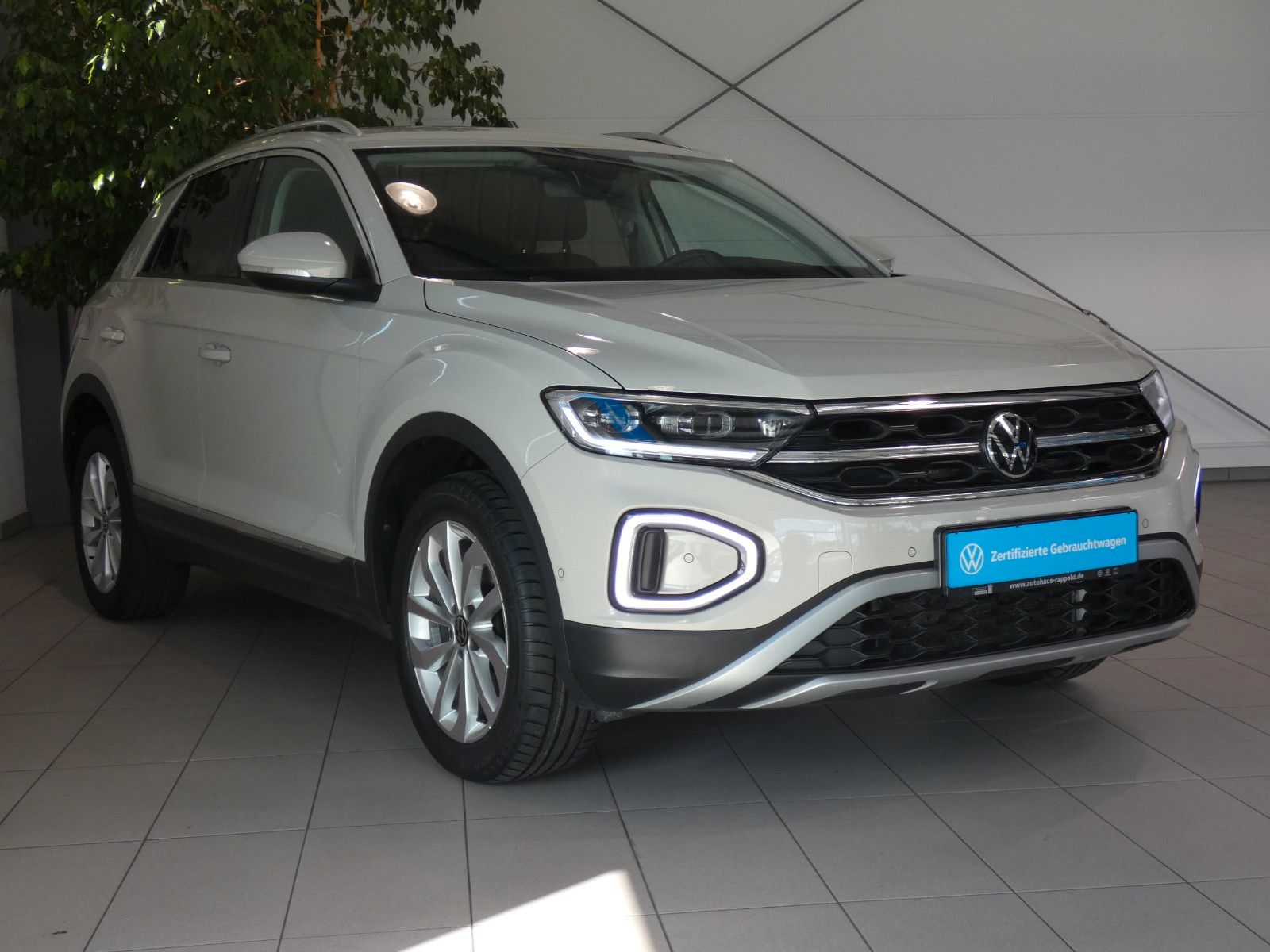 Volkswagen T-Roc 2.0 TDI Style 4Motion DSG - Samsaru's Car Outlet