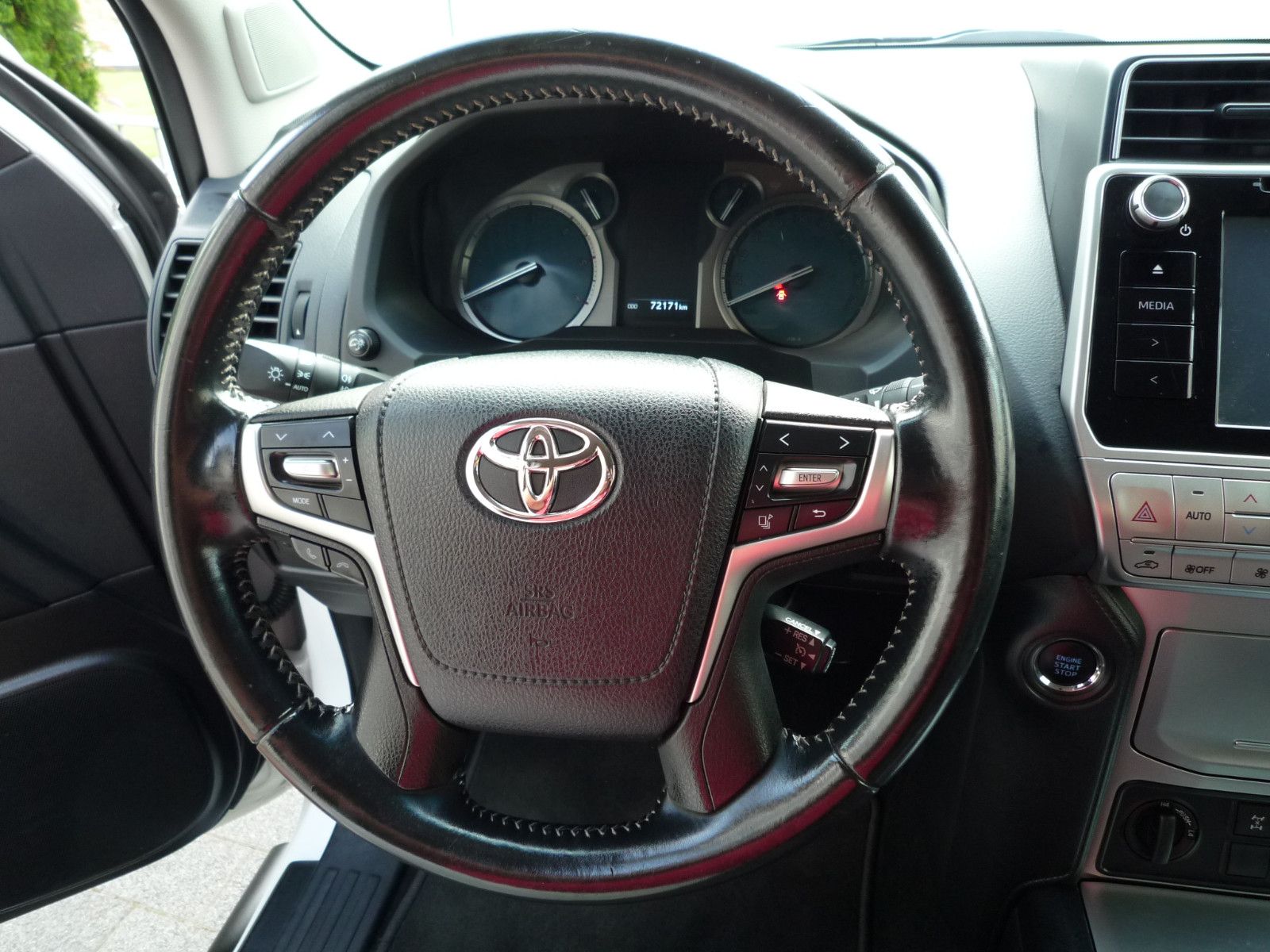 Toyota Land Cruiser Comfort/TEMPO/STHZ/AHK/RFK/NAV/1.HD