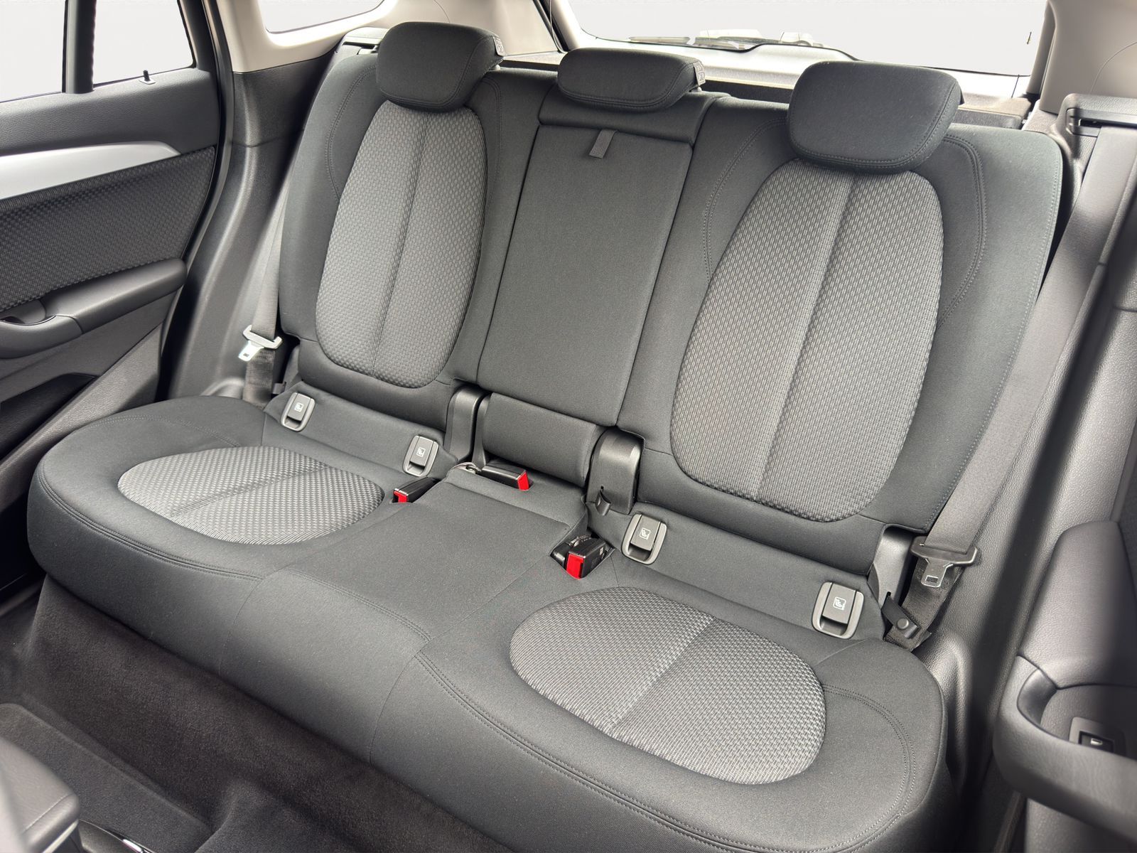 BMW X1 xDrive 25e Advantage - Samsaru's Car Outlet