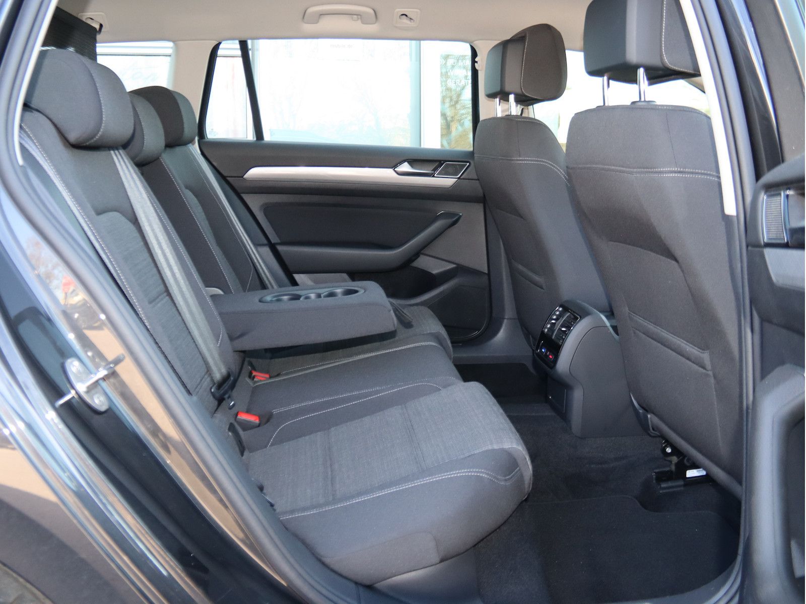 Volkswagen Passat 2.0TDI BUSINESS - Samsaru's Car Outlet