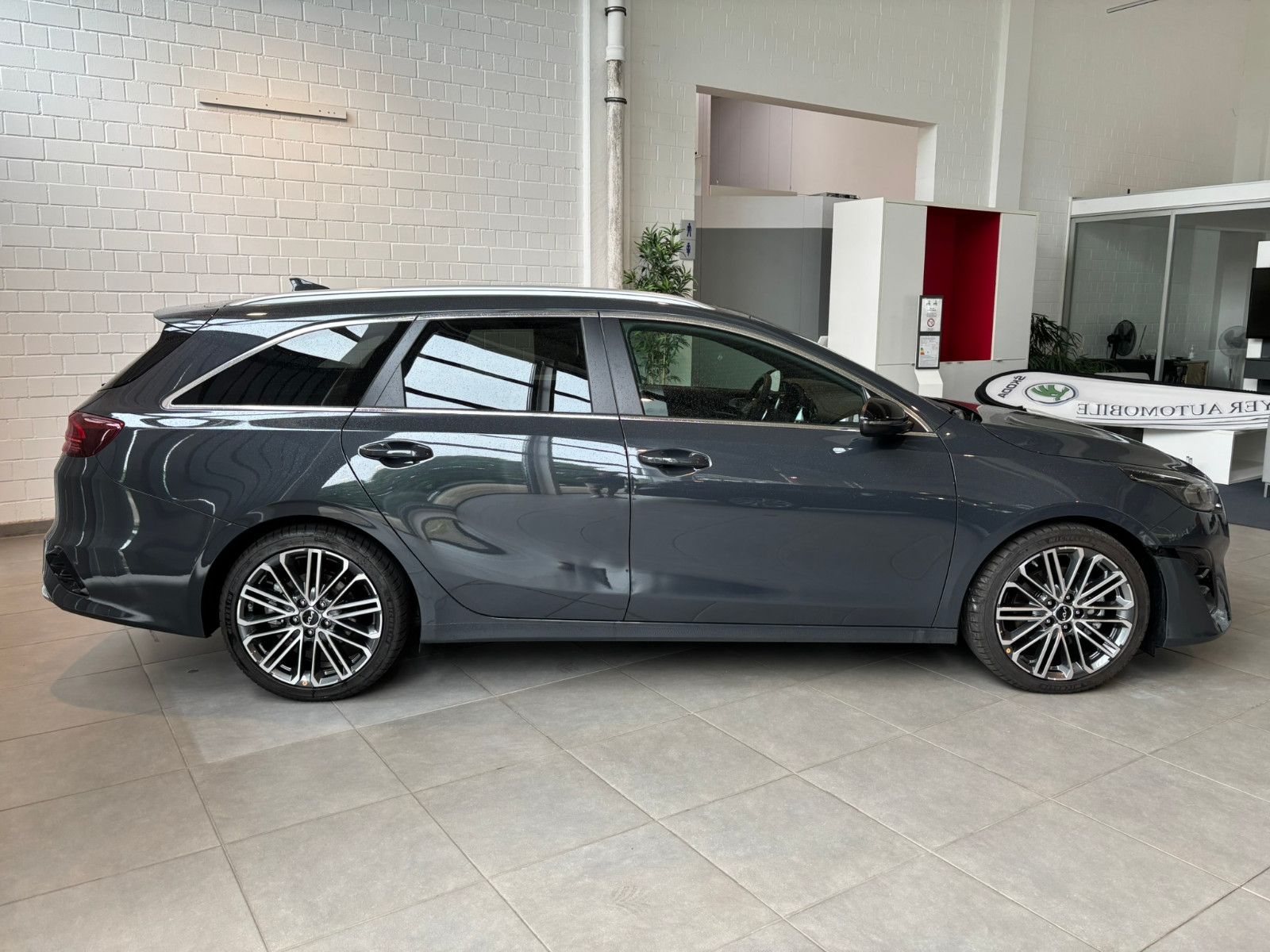 Kia Ceed SW GT-Line - Samsaru's Car Outlet