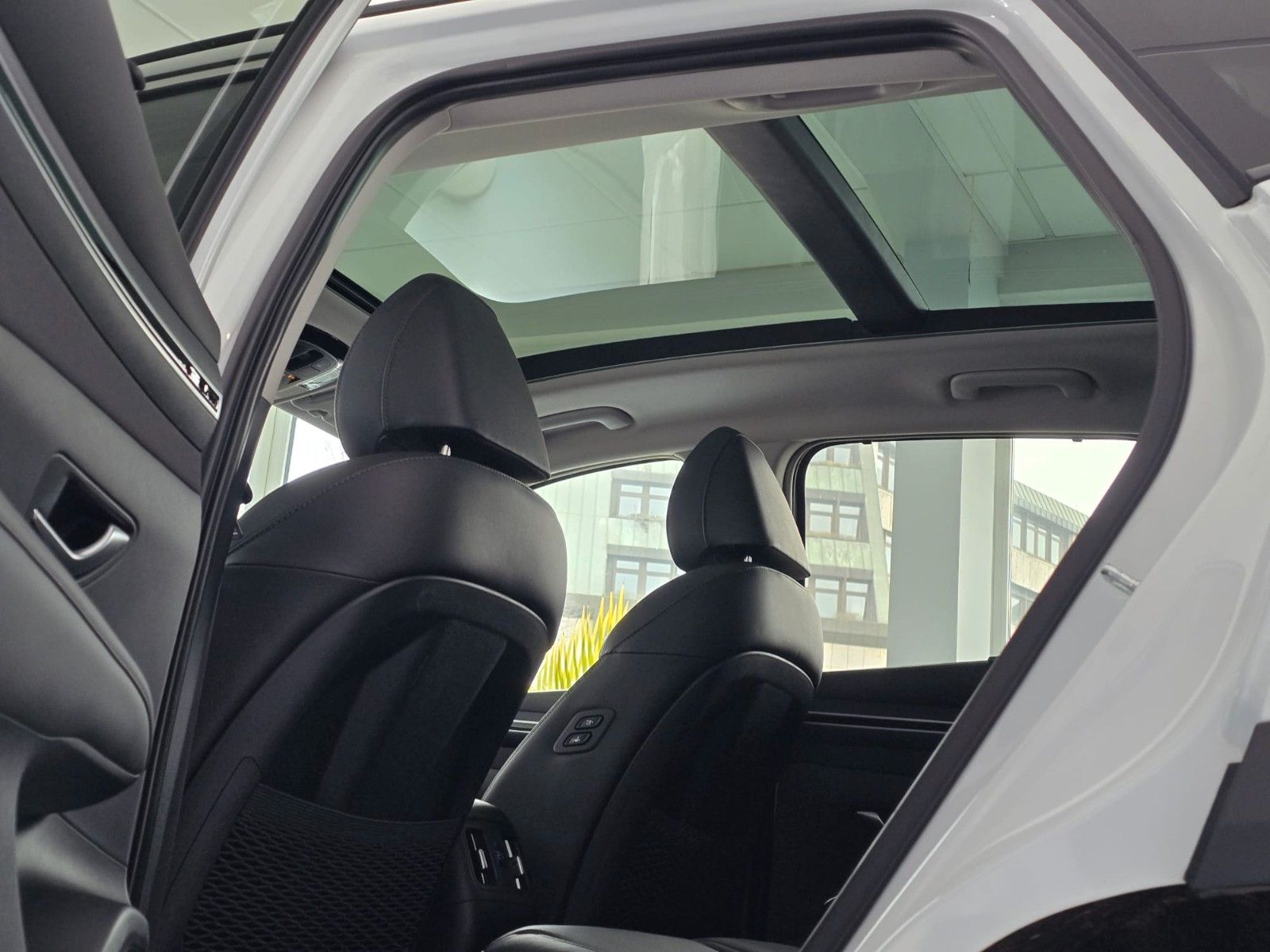 Hyundai Tucson Prime Plug-In Hybrid 4WD - Samsaru's Car Outlet