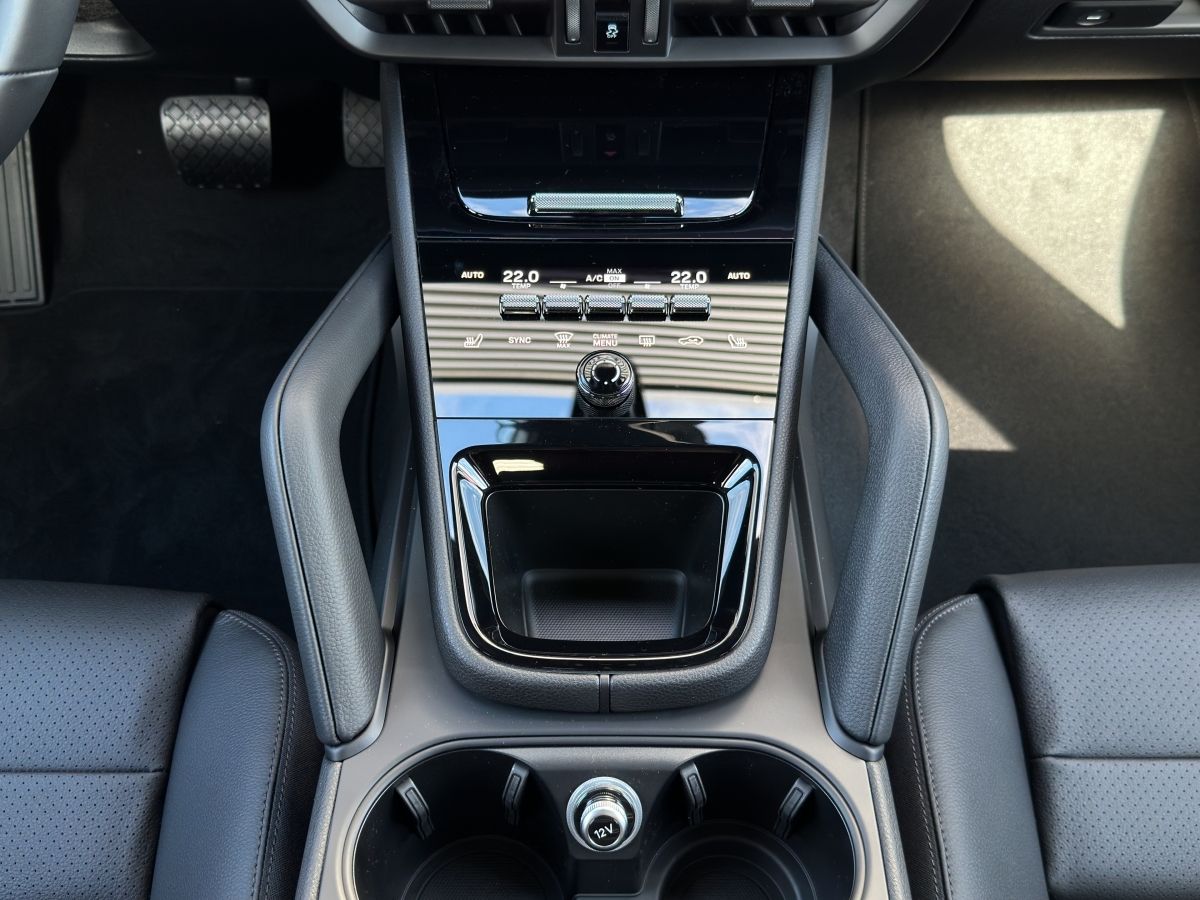 Porsche Cayenne E-Hybrid | Panorama | AHK | Luftfederung