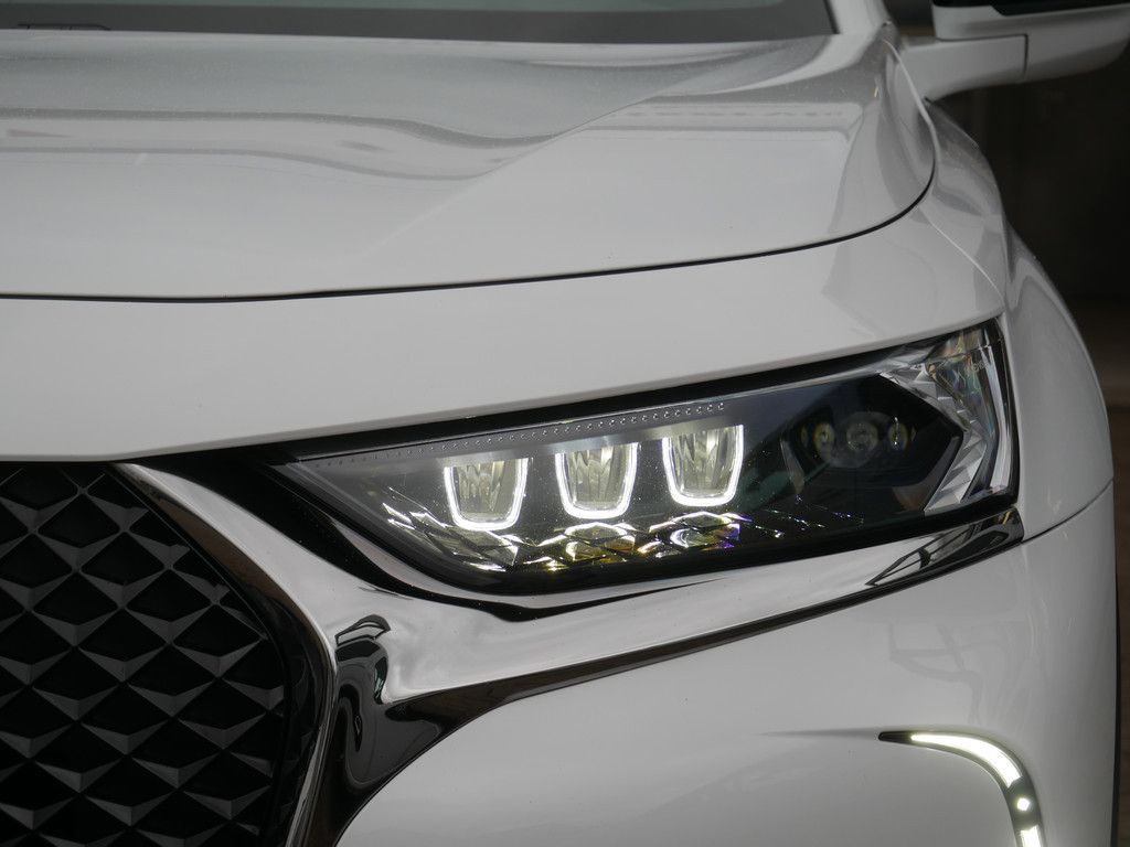 DS Automobiles DS 7 Crossback E-Tense Rivoli 4x4 AKTIVSITZE LED