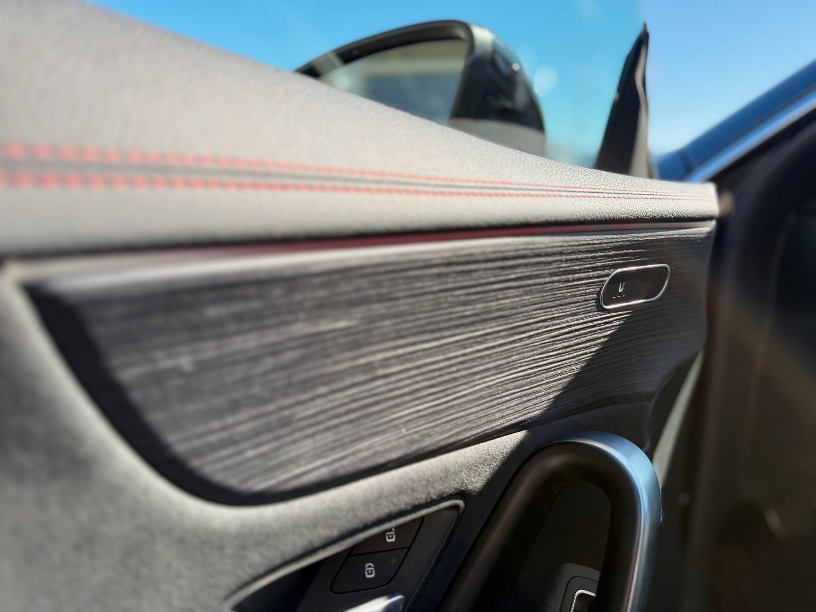 Mercedes-Benz CLA 200 AMG-Line - Samsaru's Car Outlet