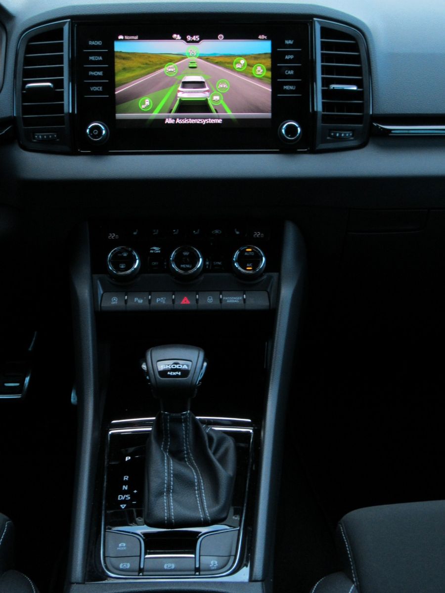 Skoda Karoq 2.0l TDI DSG 4x4 Sportline AHK 360° CANTON