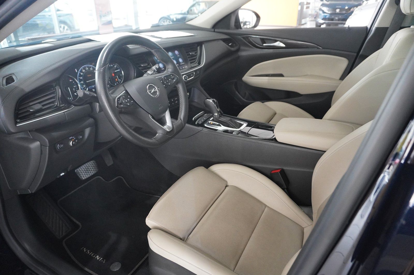 Opel Insignia B ST 2.0D INNOV. 4X4 - Samsaru's Car Outlet