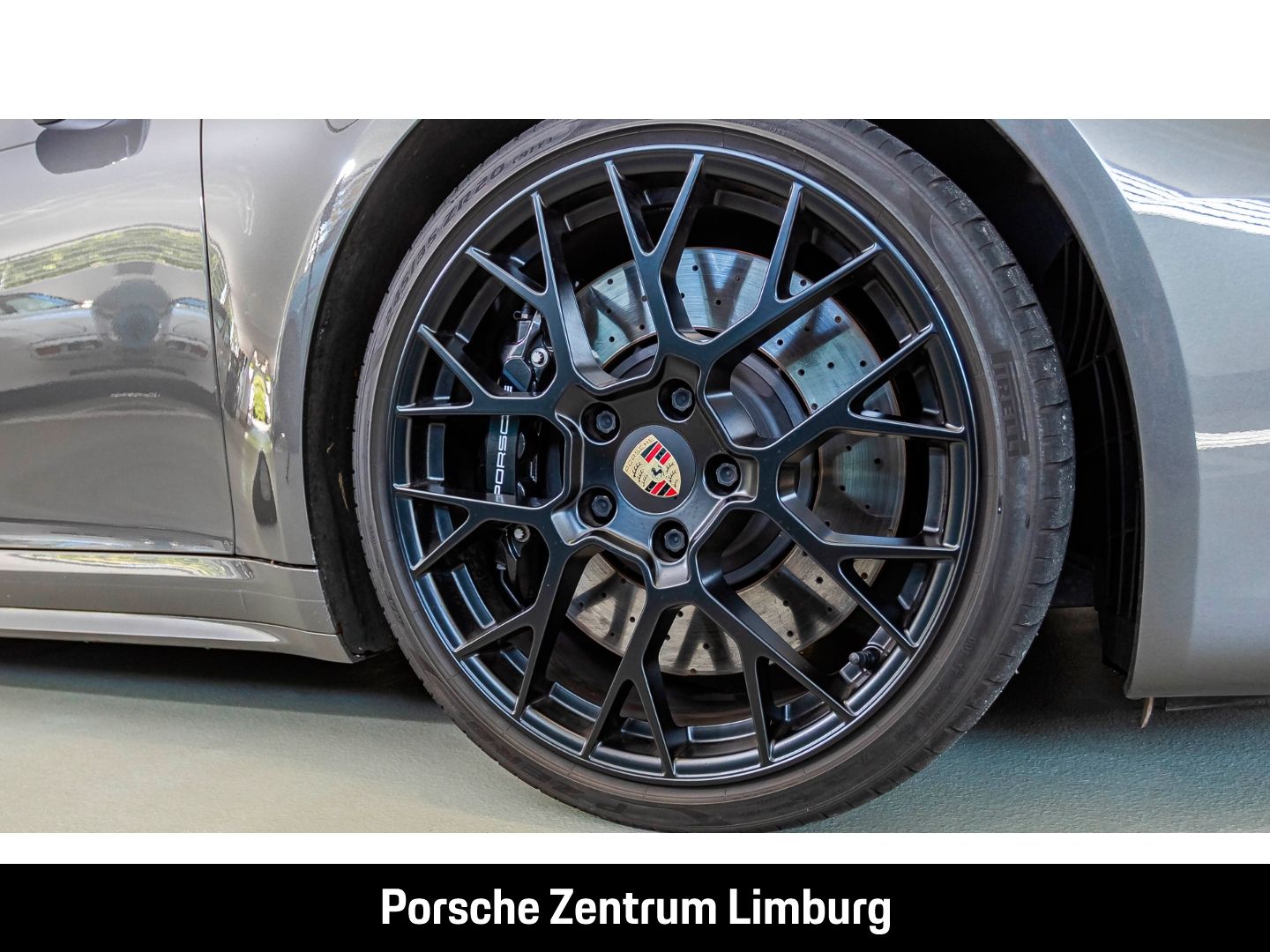 Porsche 992 911 Carrera 4 GTS Cabriolet LiftsystemVA LED