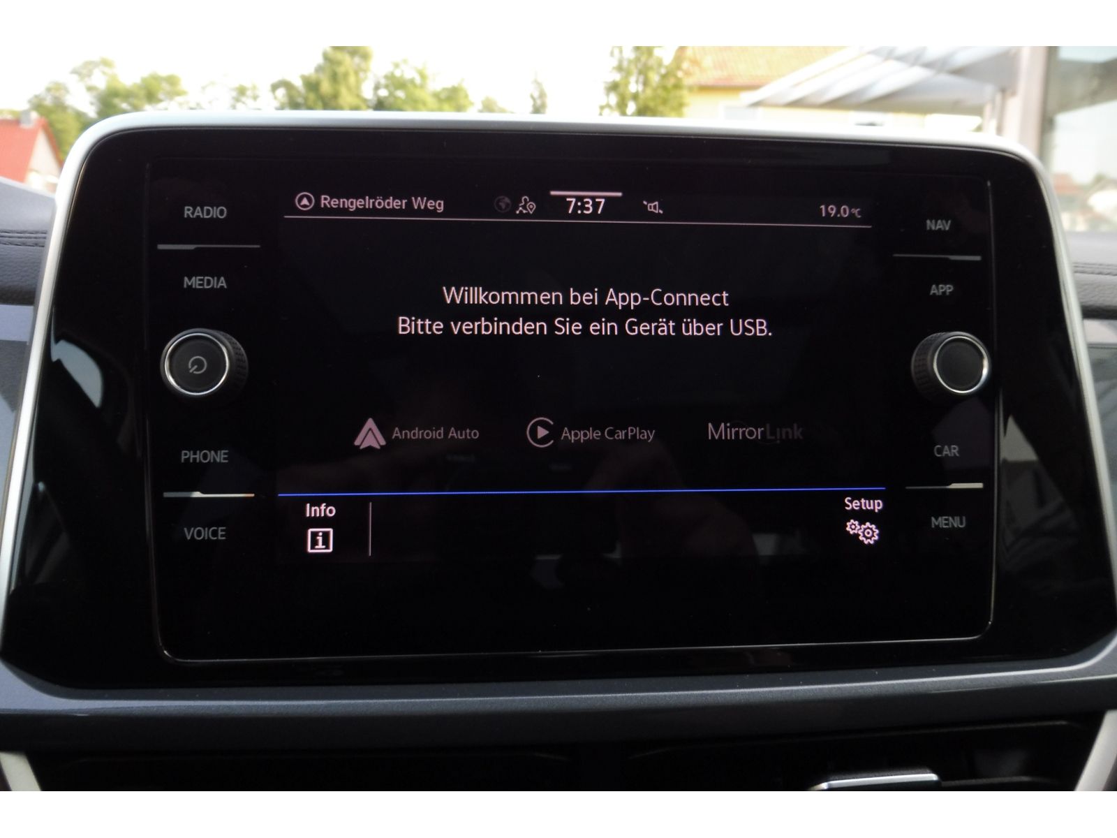 Volkswagen T-ROC Style 1.5 TSI - Samsaru's Car Outlet