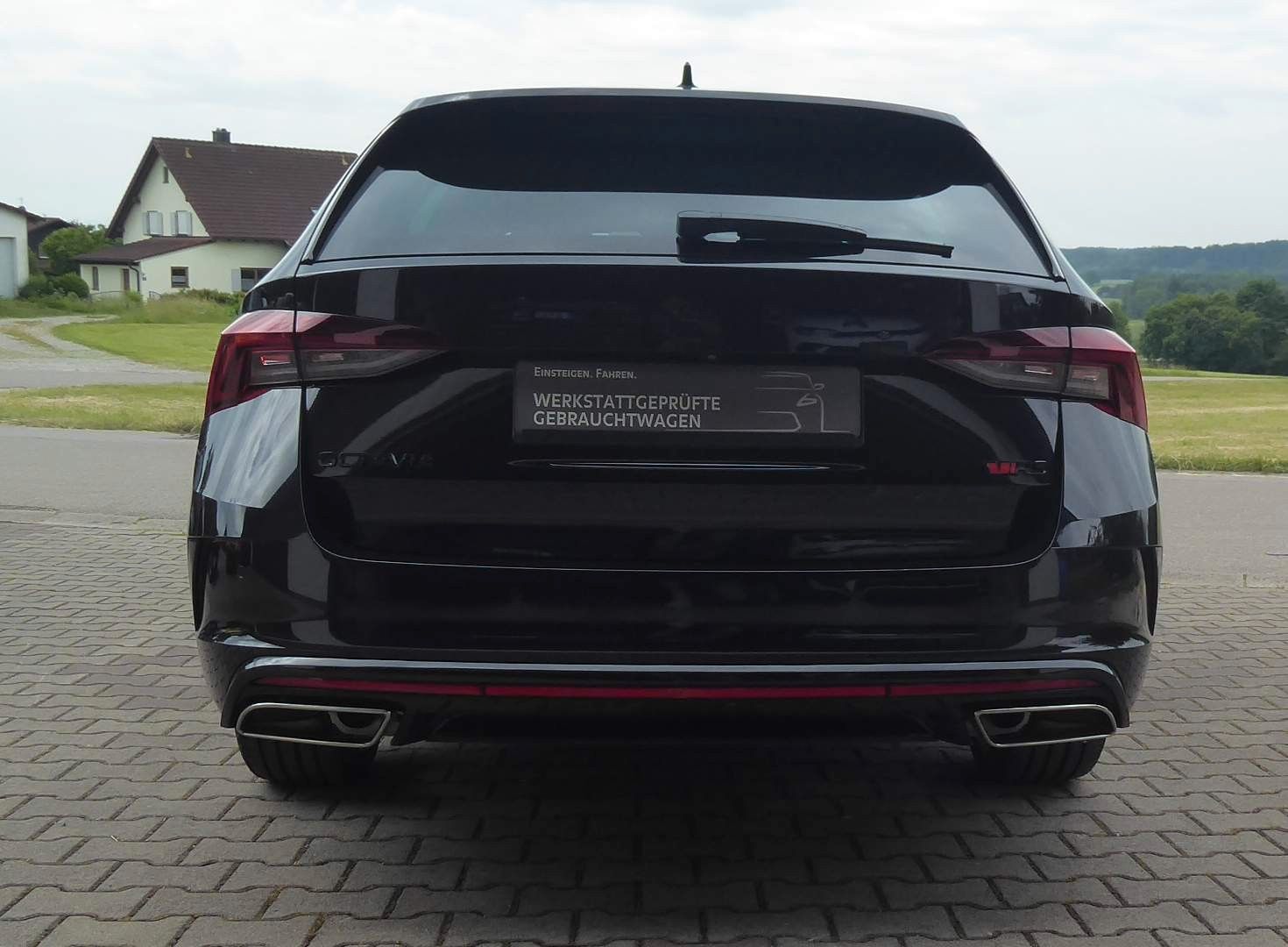Skoda Octavia Combi RS - Samsaru's Car Outlet